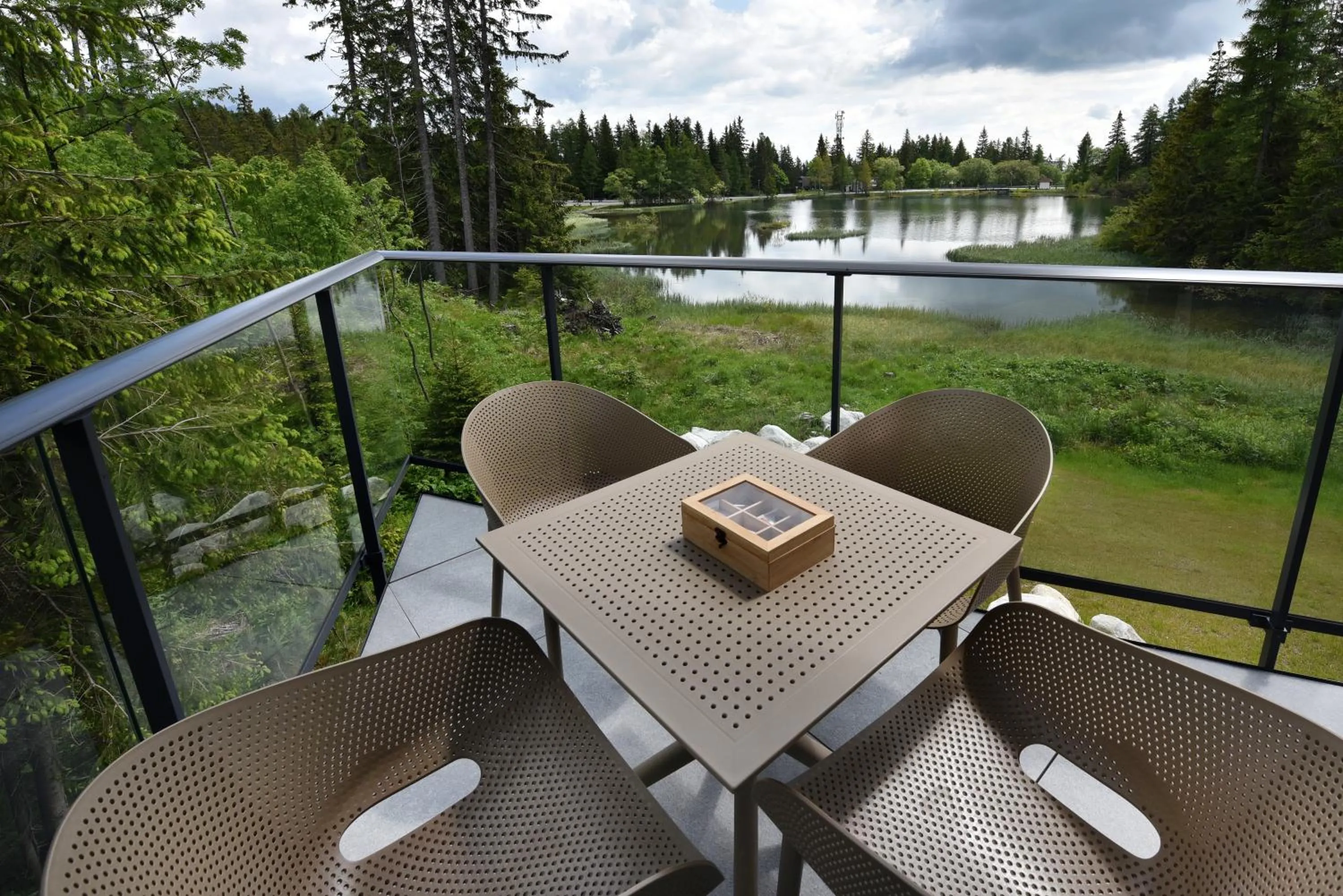 Balcony/Terrace in APLEND Lake Resort