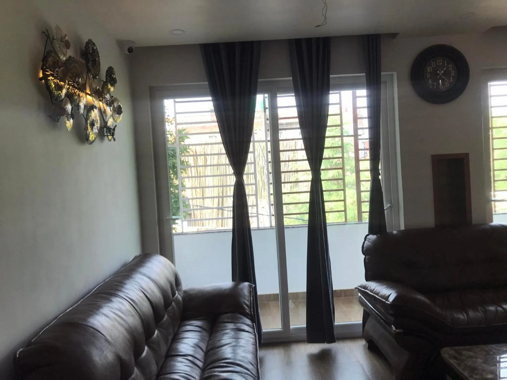 Seating area in Mariya Condo hotel