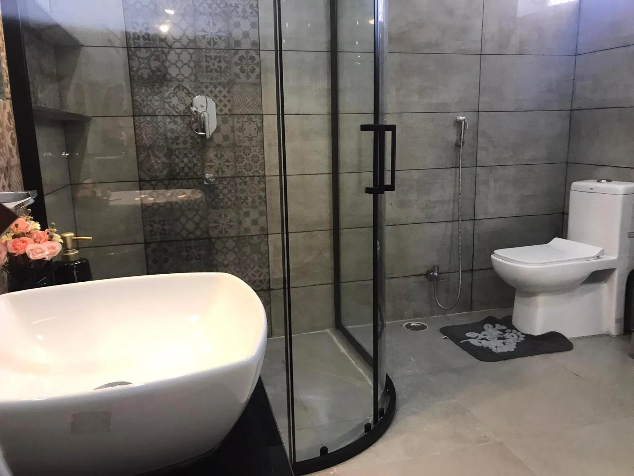 Bathroom in Mariya Condo hotel