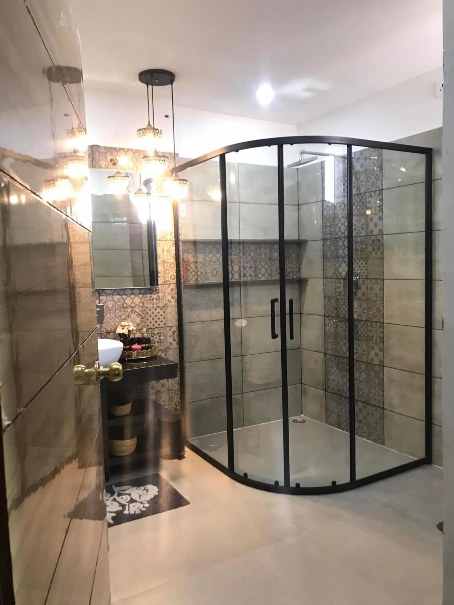 Shower in Mariya Condo hotel