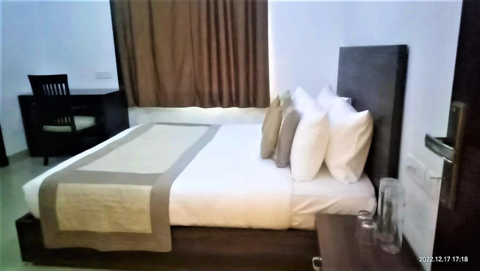 Bed in Tavisha Villa Film City Road Dadri Road