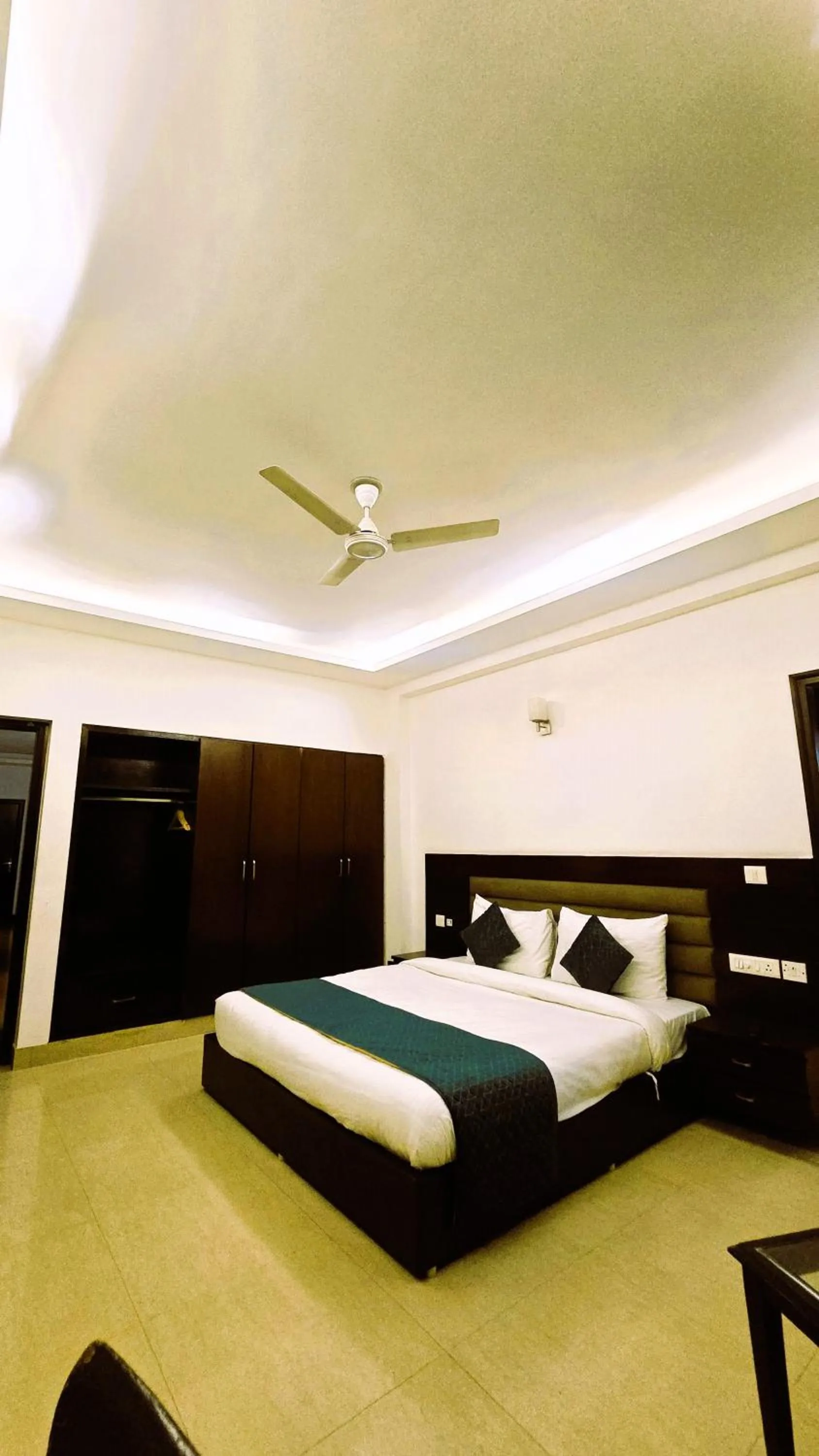 Bed in Tavisha Villa Film City Road Dadri Road