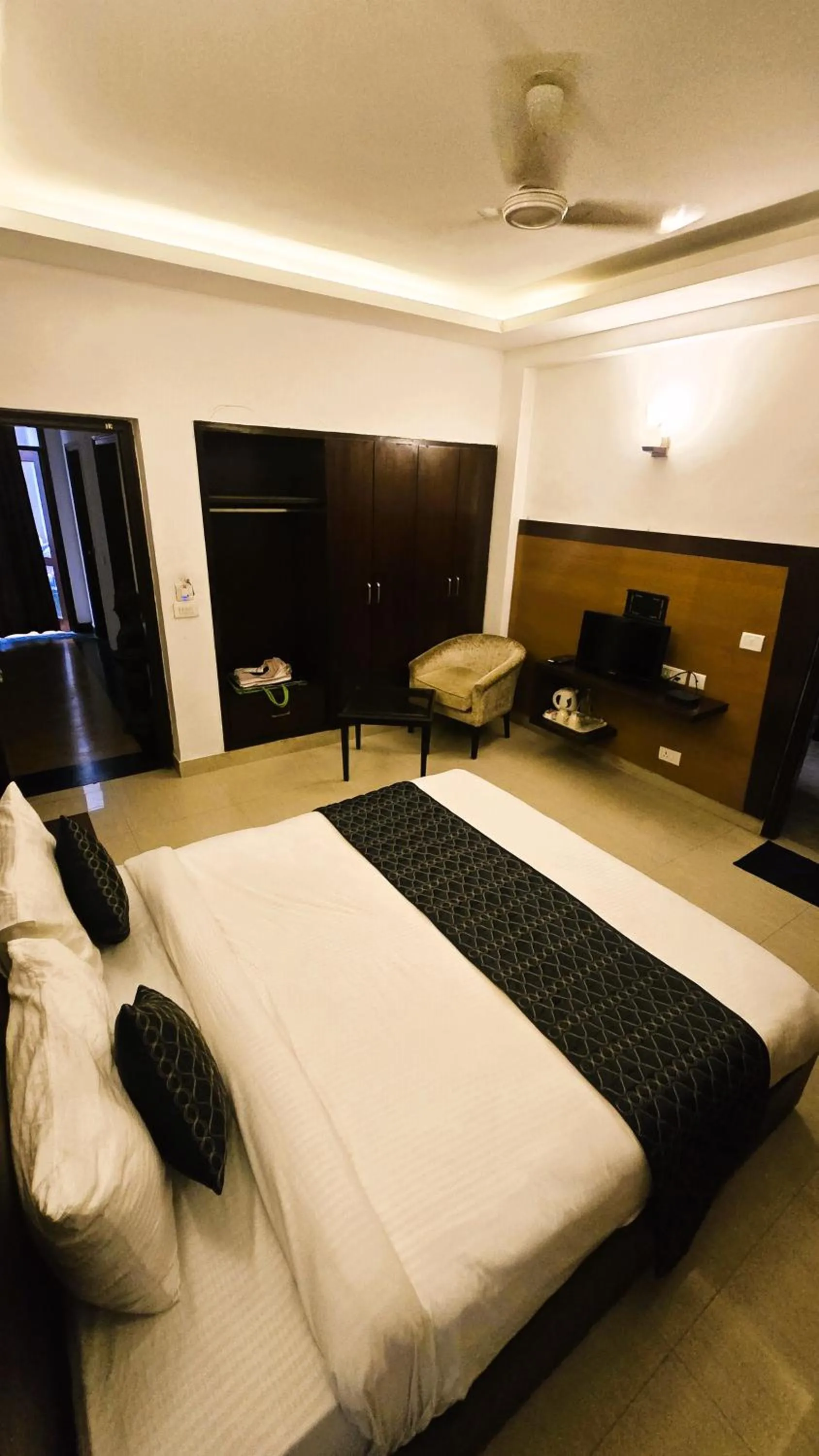 Bed in Tavisha Villa Film City Road Dadri Road