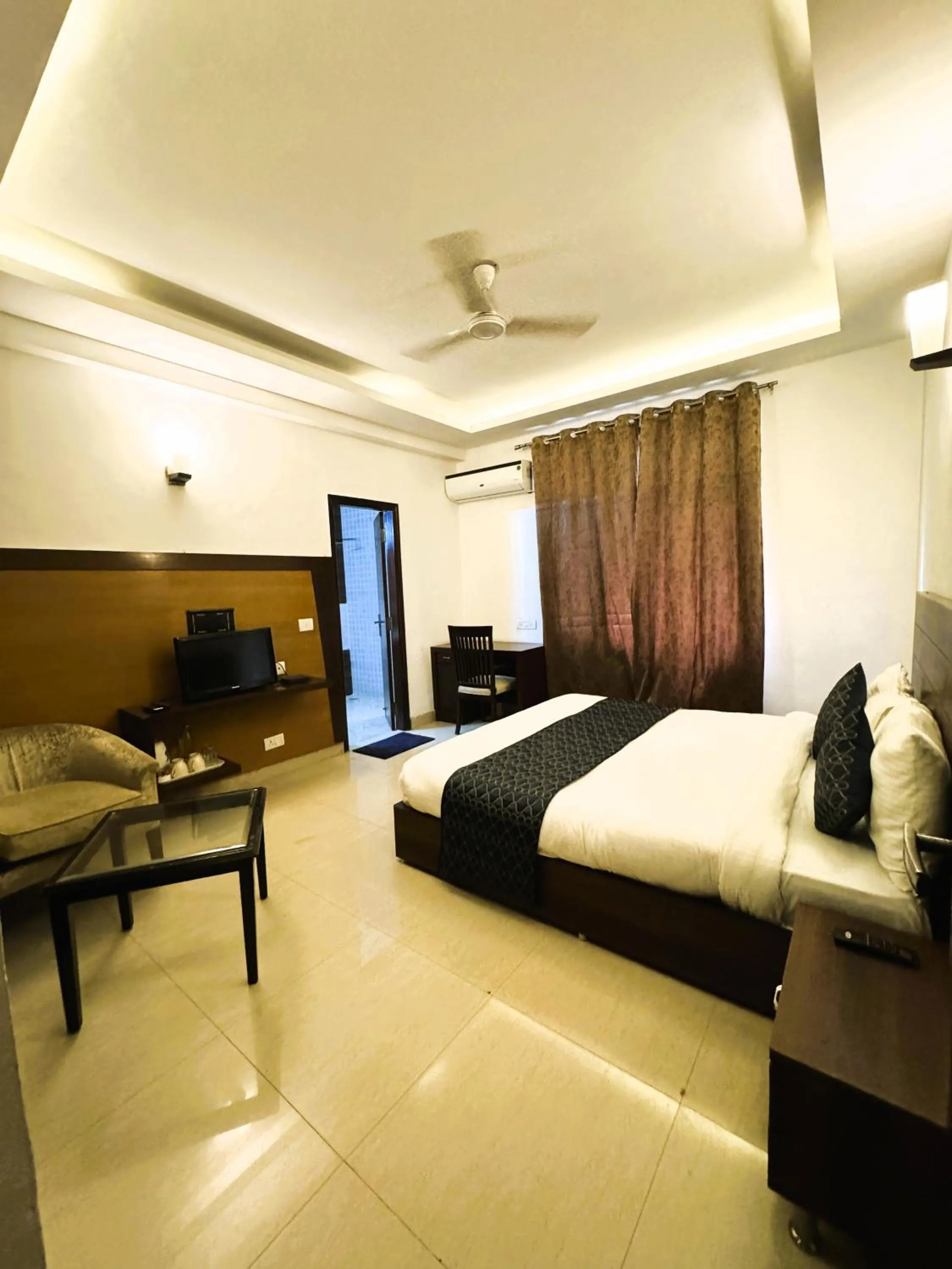 Bed in Tavisha Villa Film City Road Dadri Road