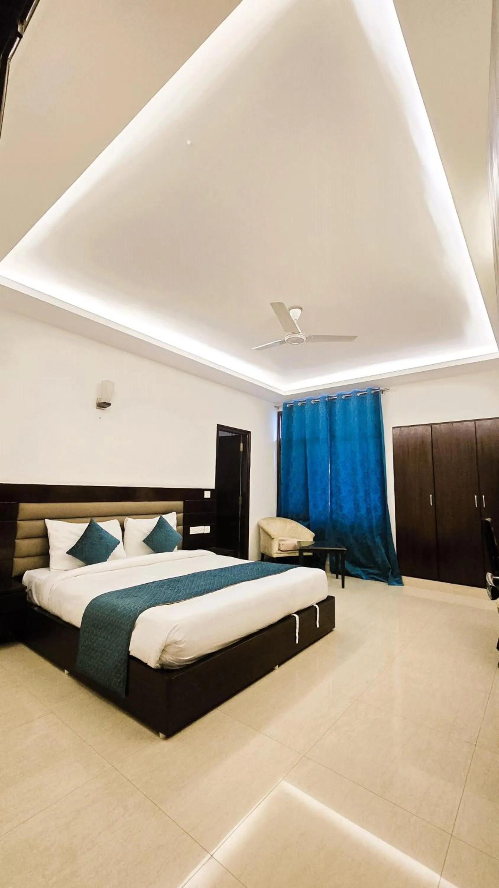 Bed in Tavisha Villa Film City Road Dadri Road