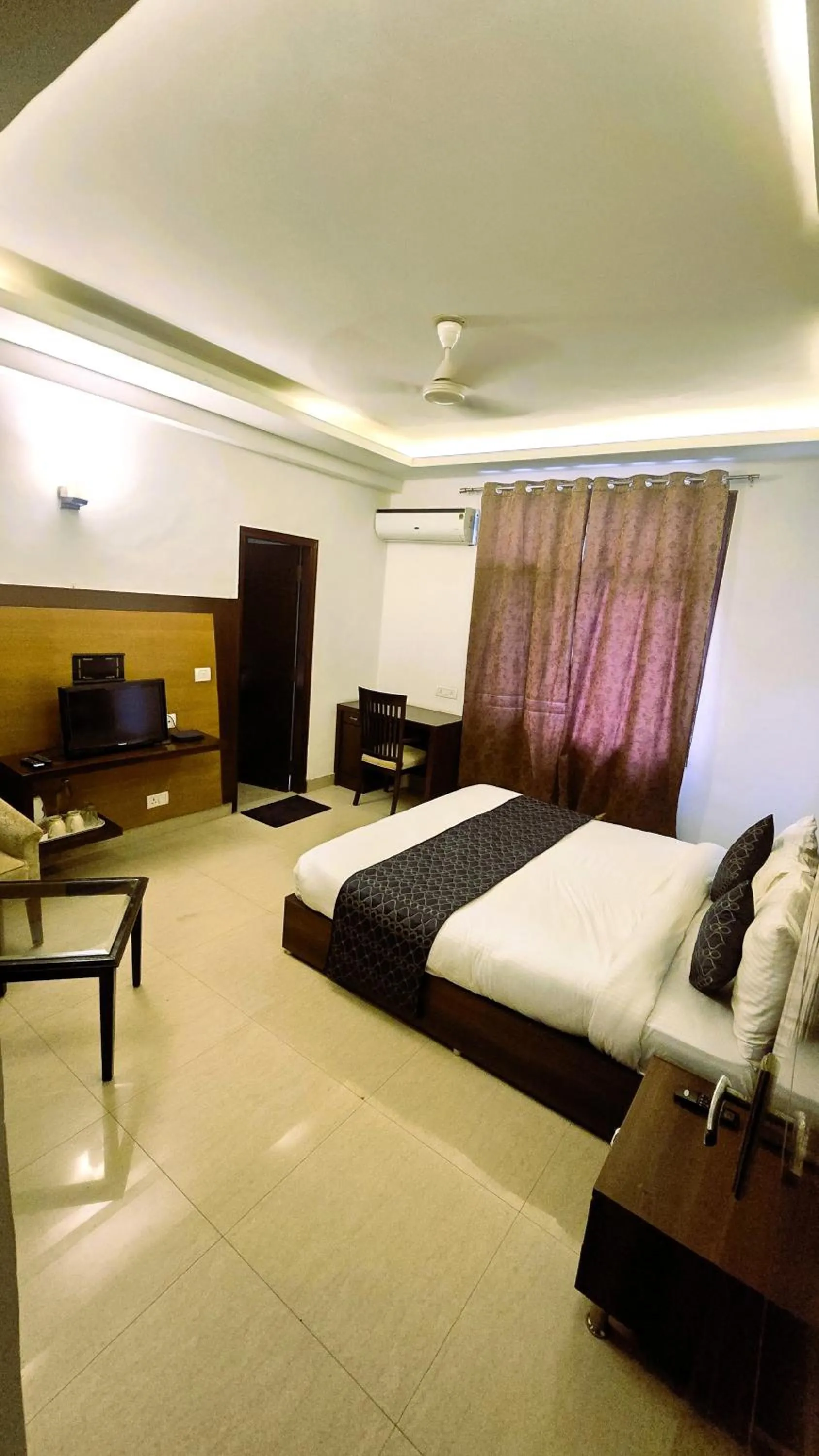 Bed in Tavisha Villa Film City Road Dadri Road