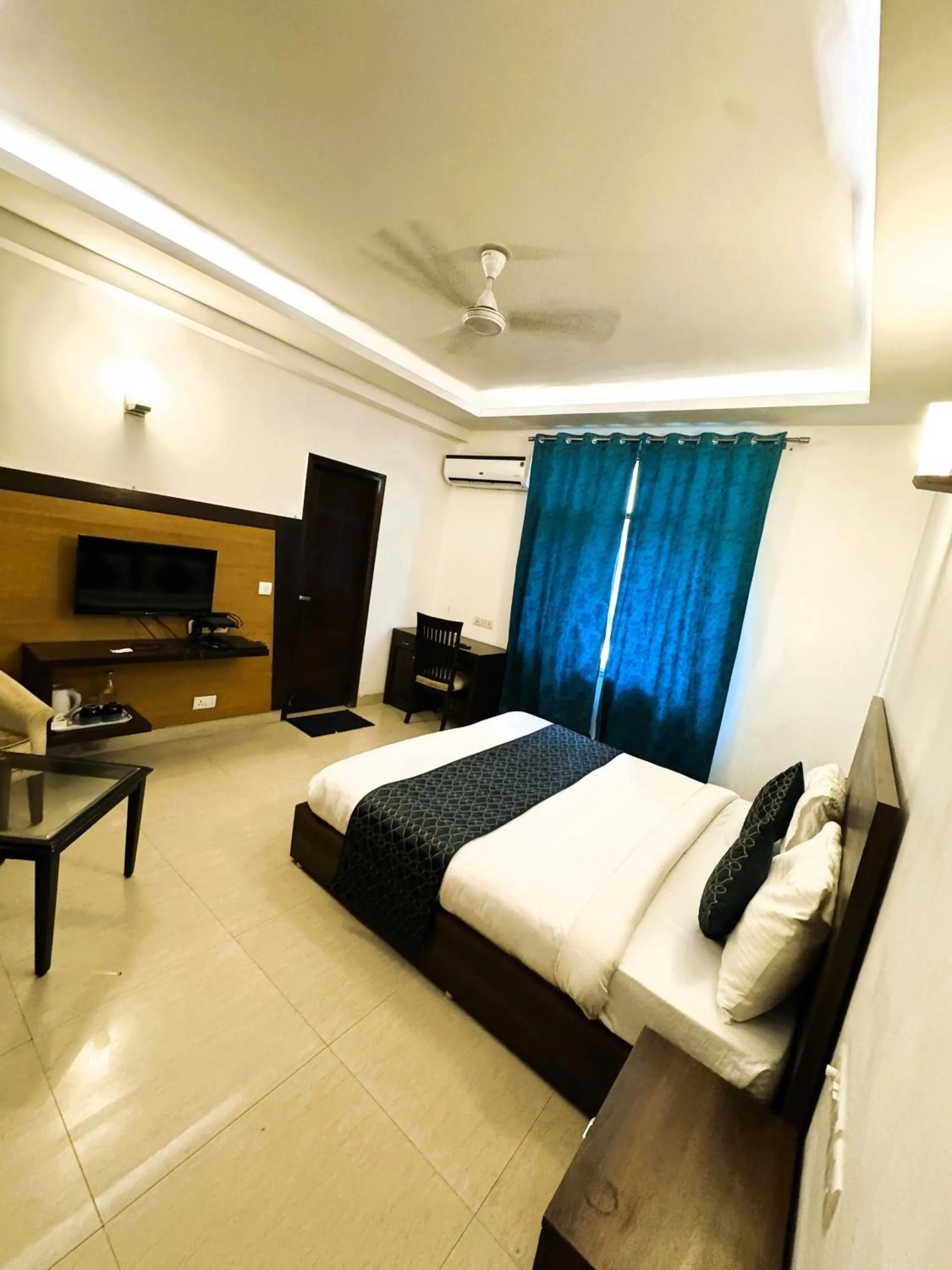 Bed in Tavisha Villa Film City Road Dadri Road