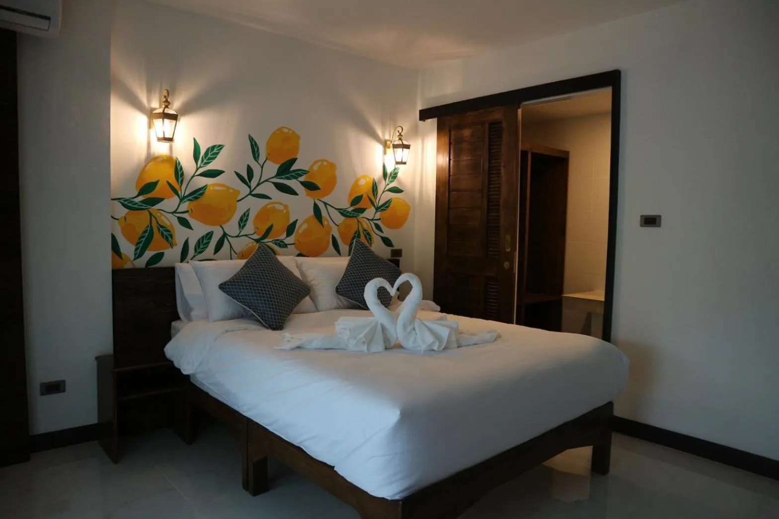 Property building, Bed in Lemon Guesthouse
