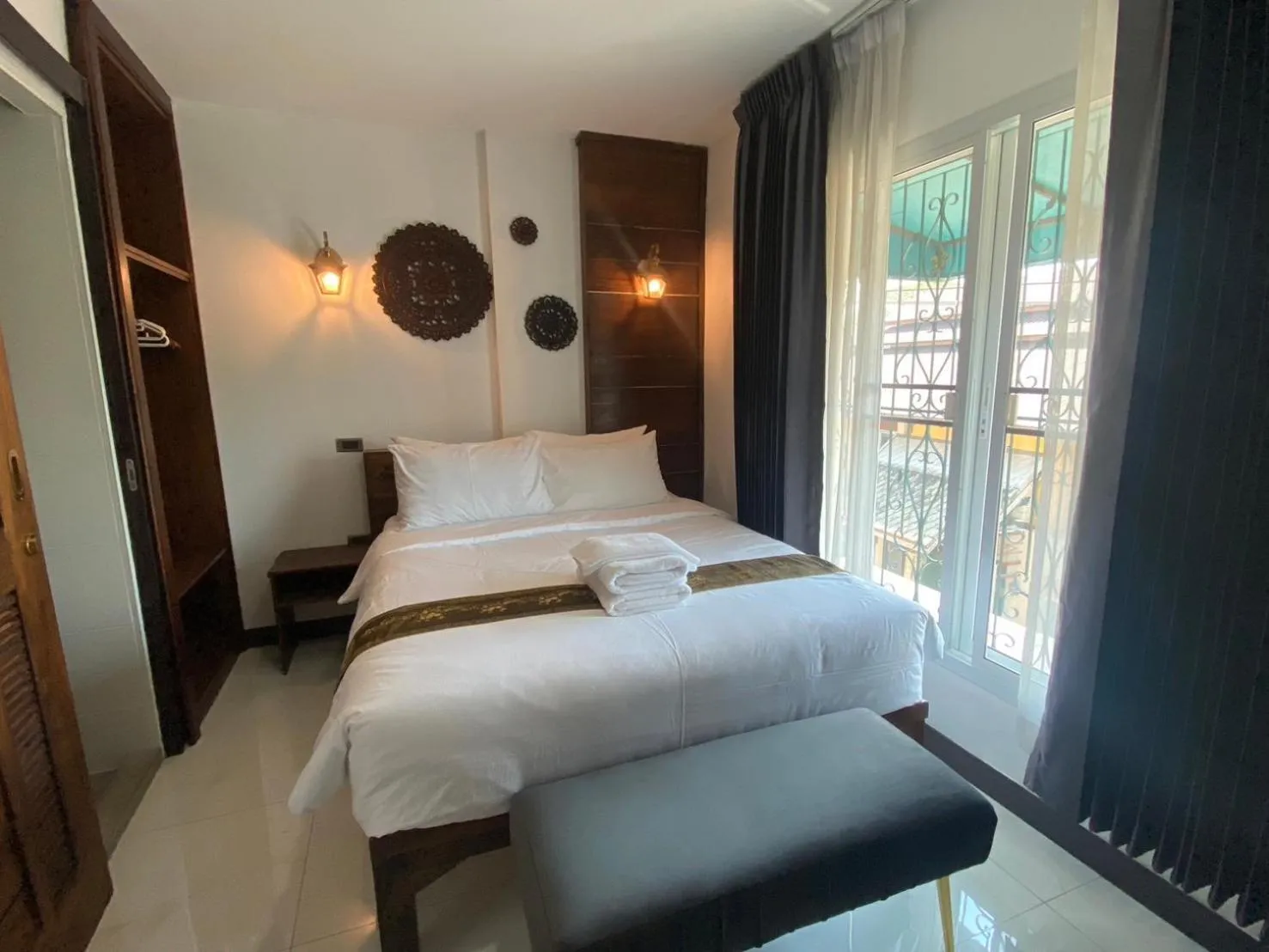 Property building, Bed in Lemon Guesthouse