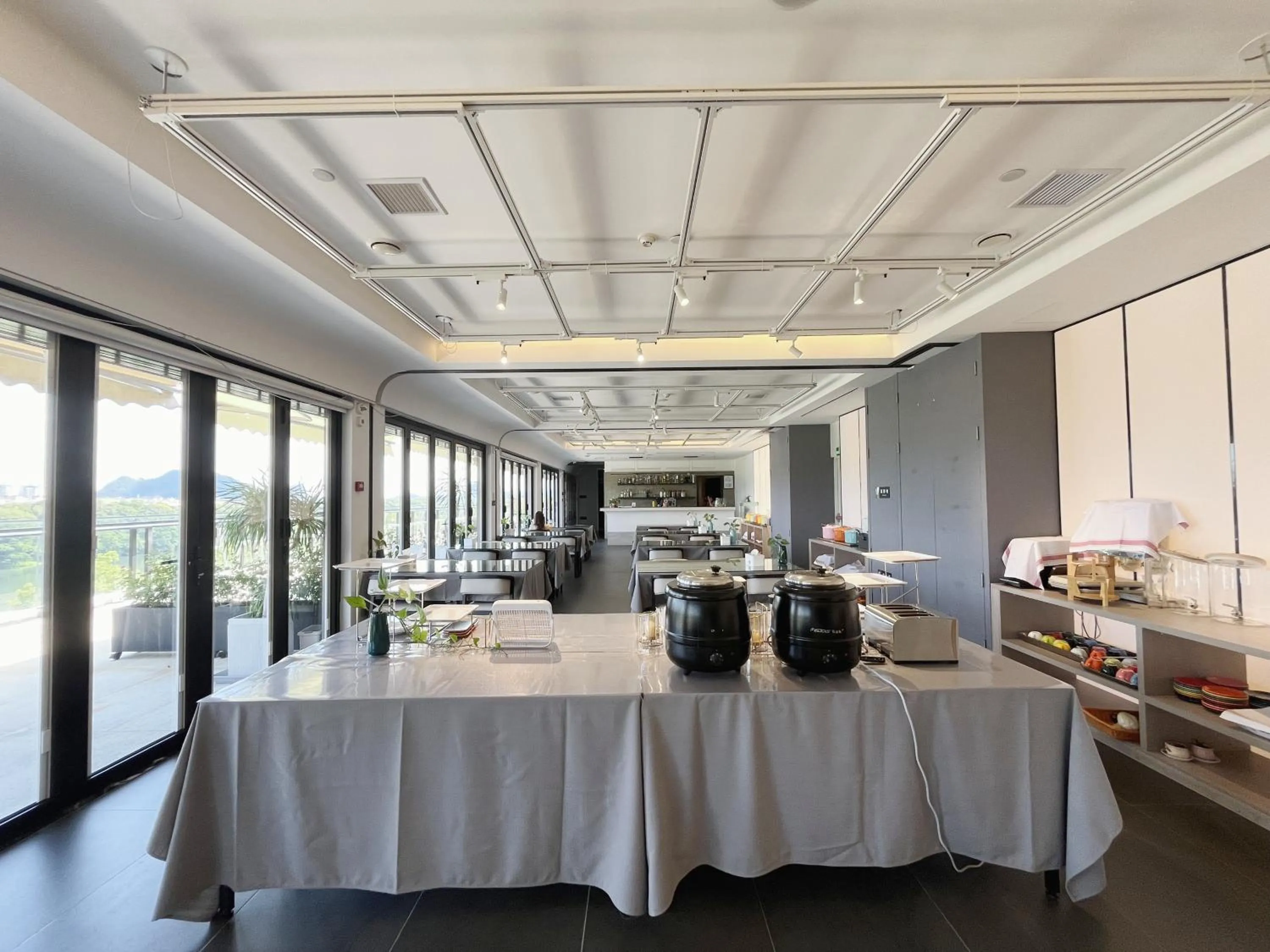 Restaurant/places to eat in Riverside Wing Hotel Guilin