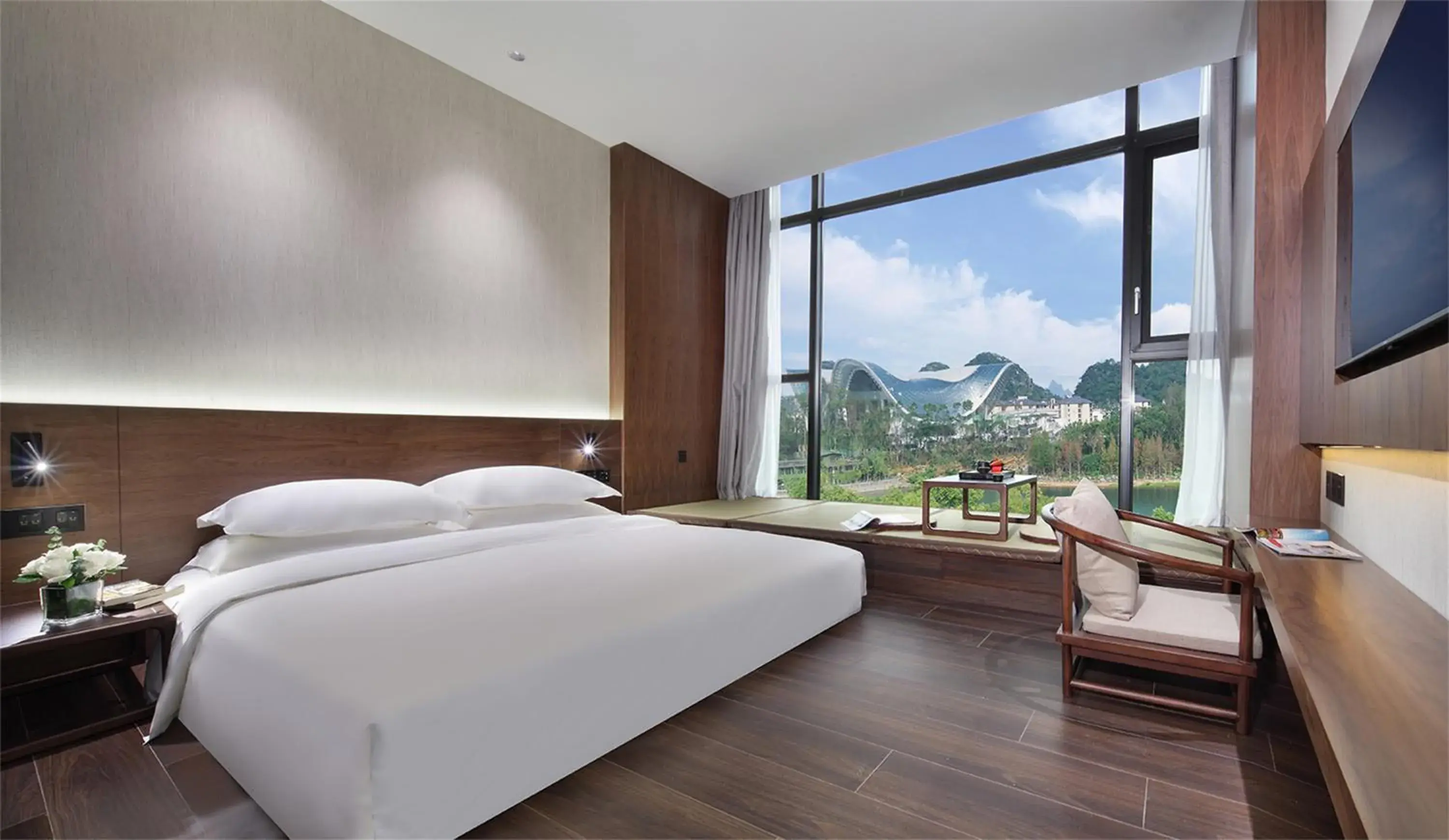 Superior Double Room With River View in Riverside Wing Hotel Guilin Superior Double Room With River View in Riverside Wing Hotel Guilin