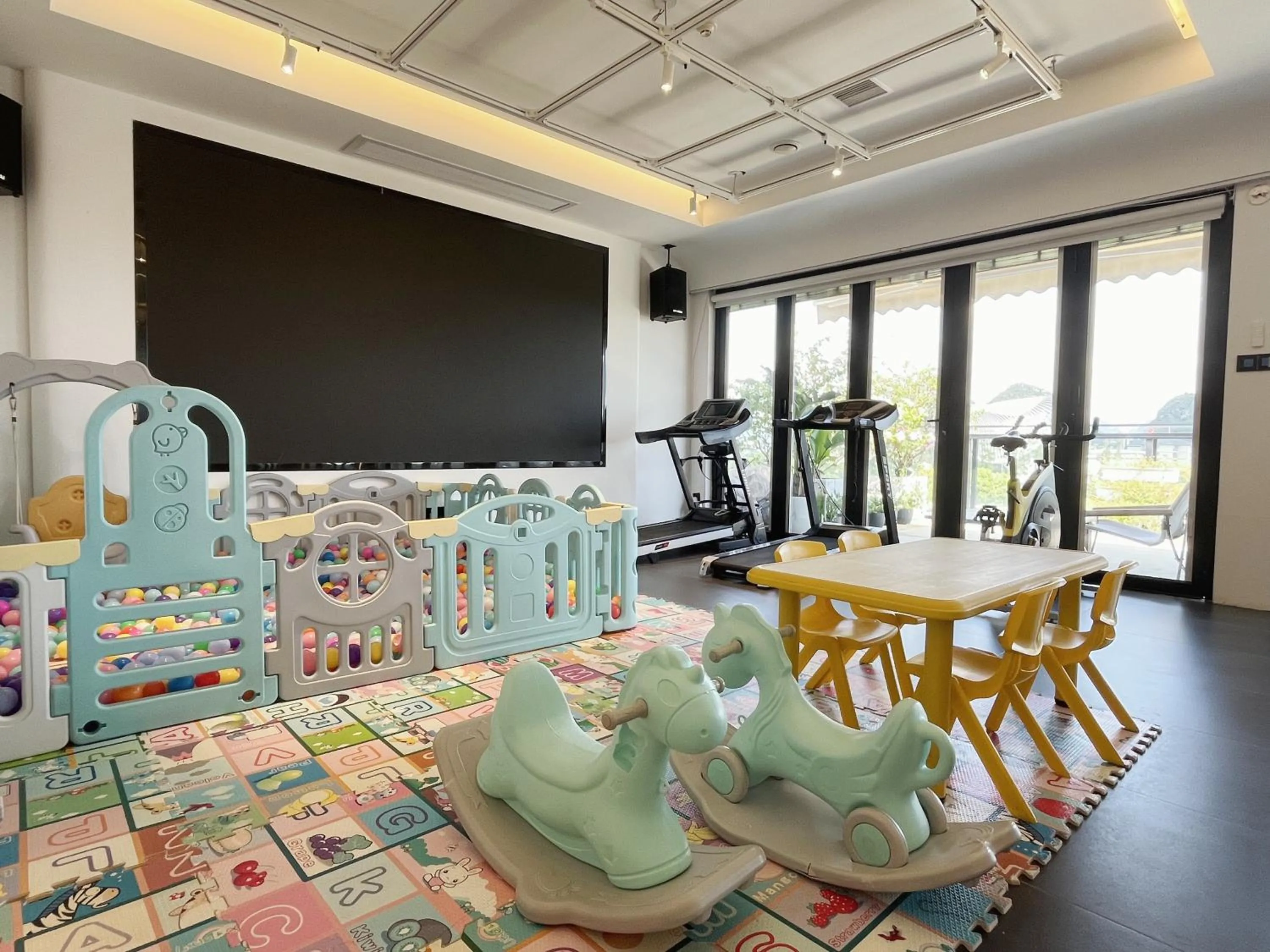 Children play ground in Riverside Wing Hotel Guilin