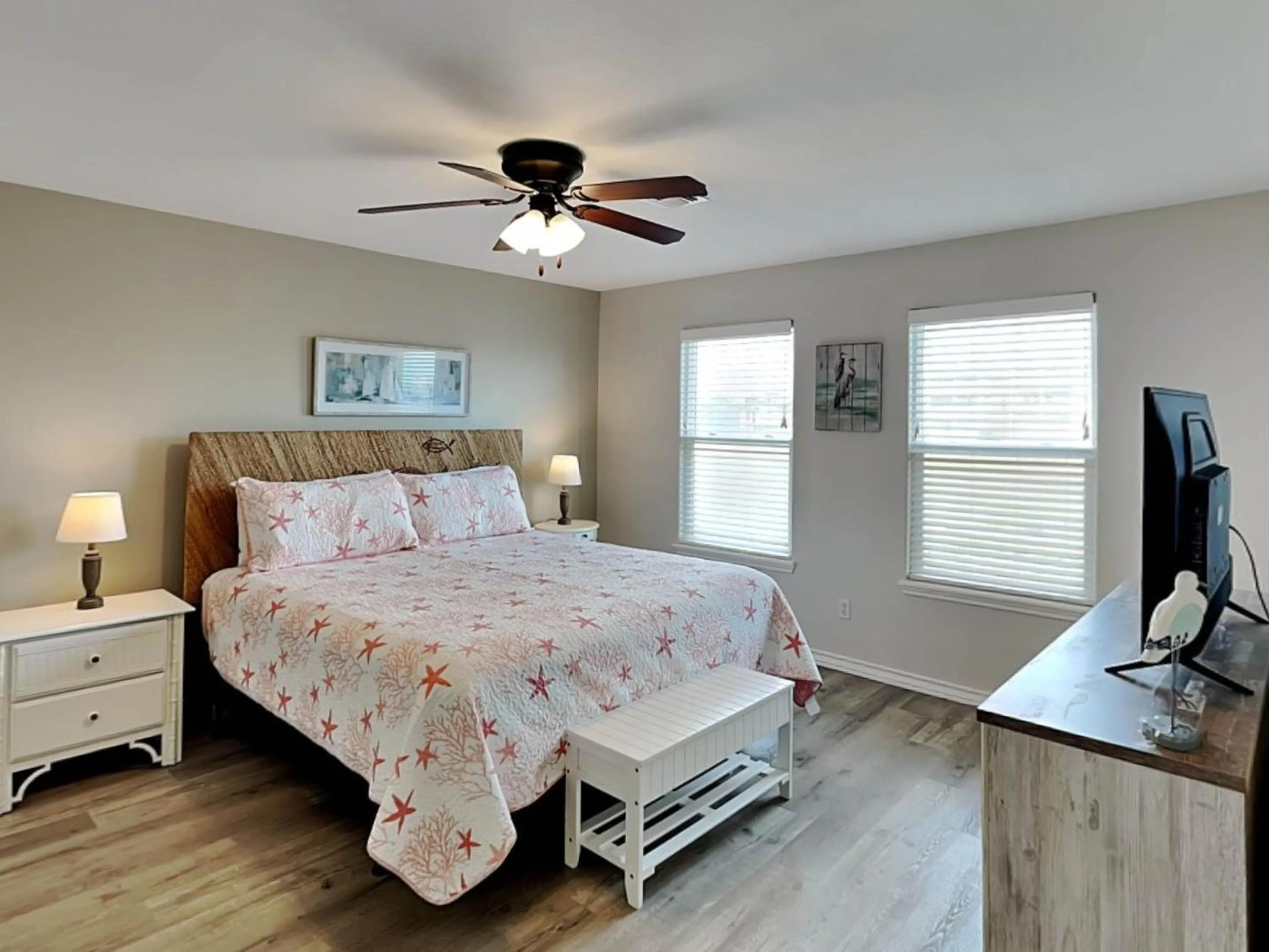 Property building, Bed in Blew By You