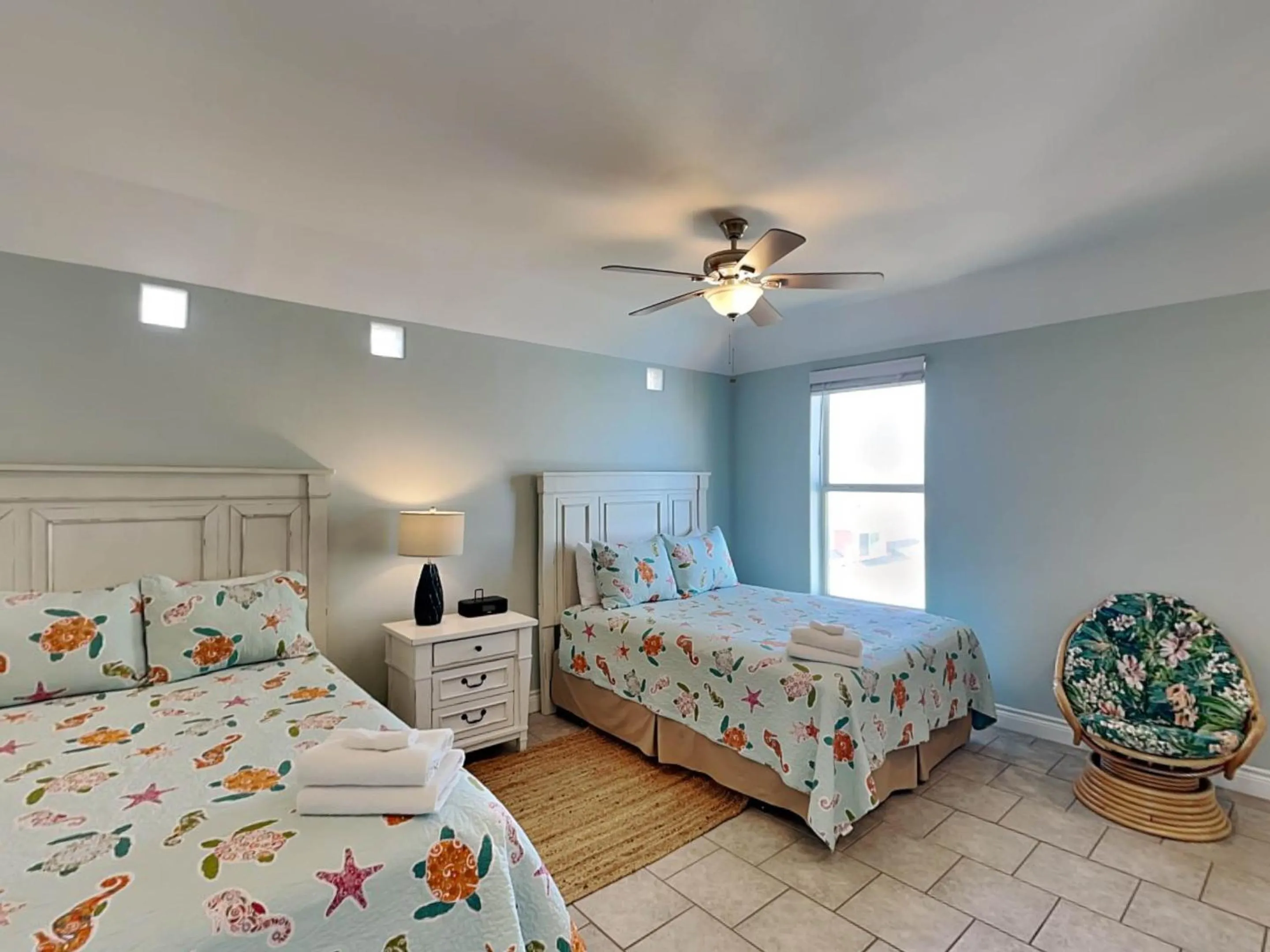 Property building, Bed in Sandy Starfish