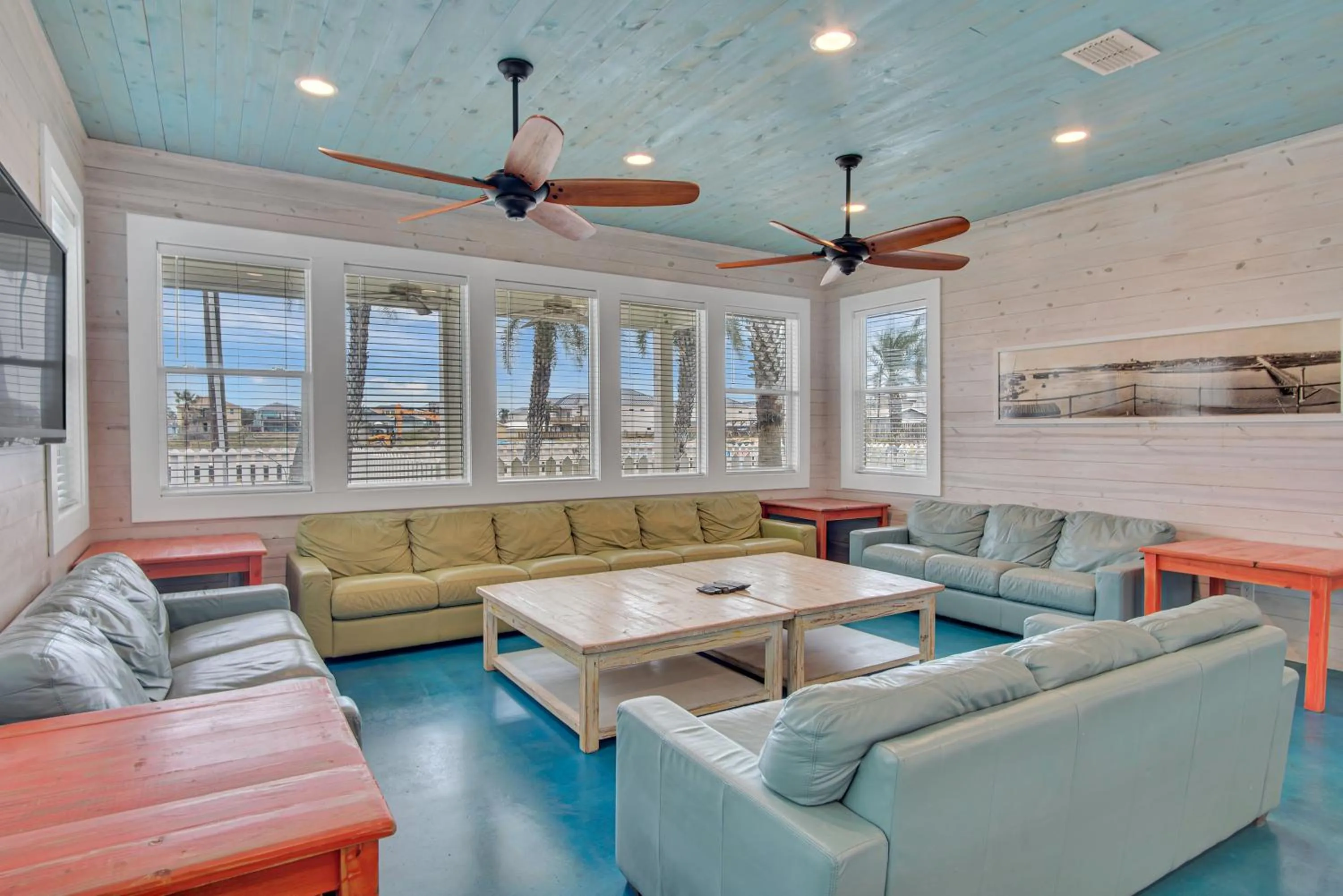 Property building in Beach Club 3