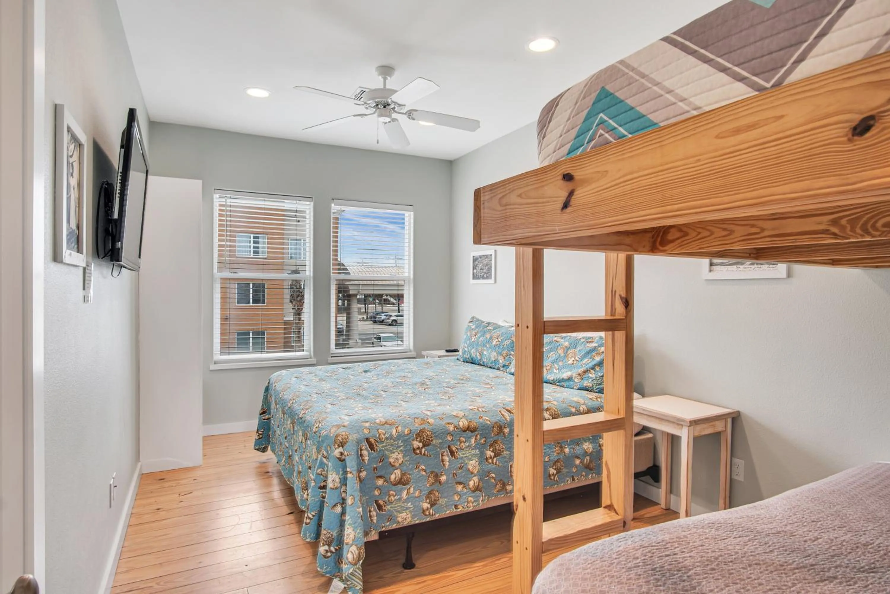 Property building, Bed in Beach Club 3