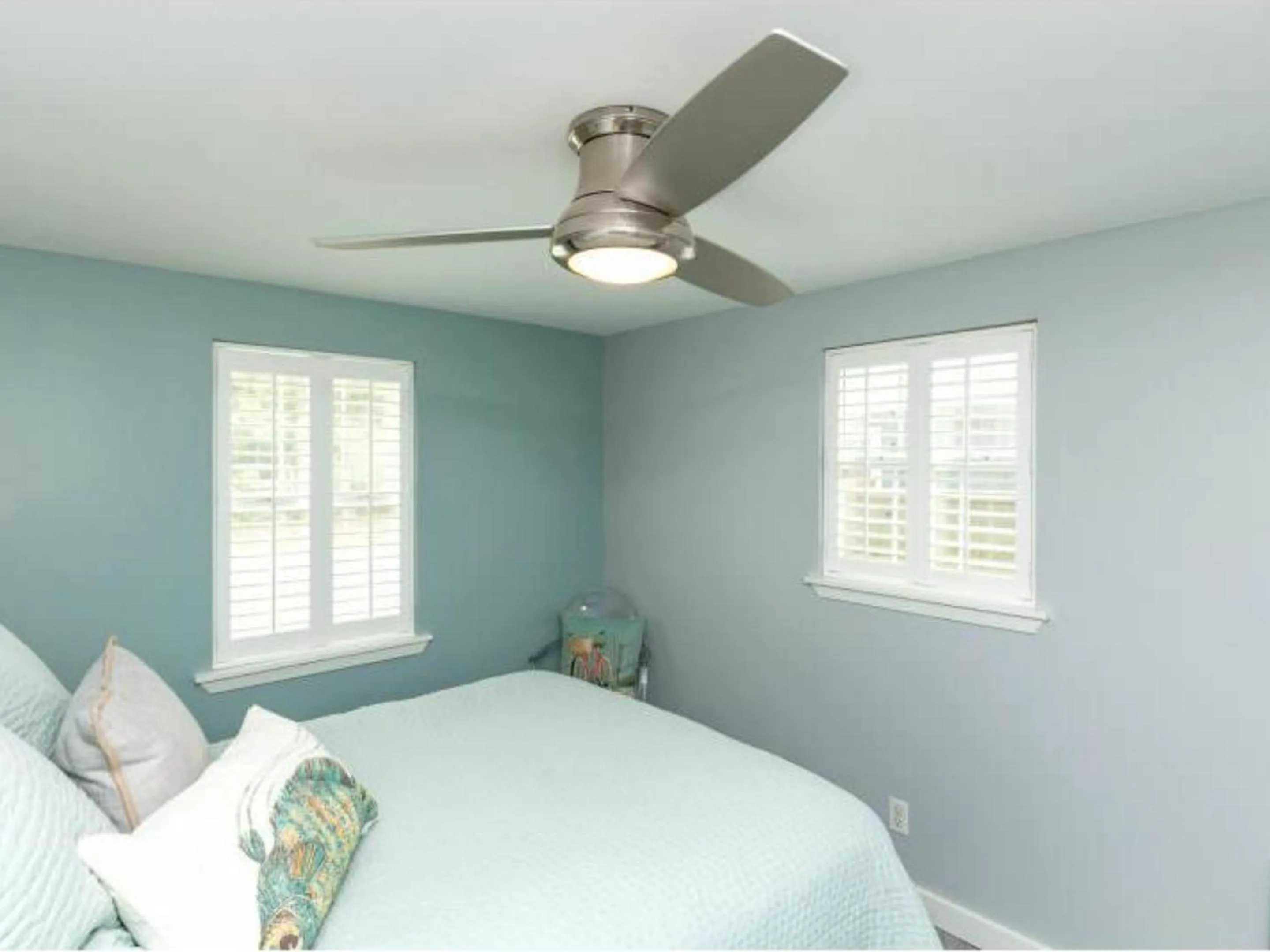 Property building, Bed in Cape Cod Cottage