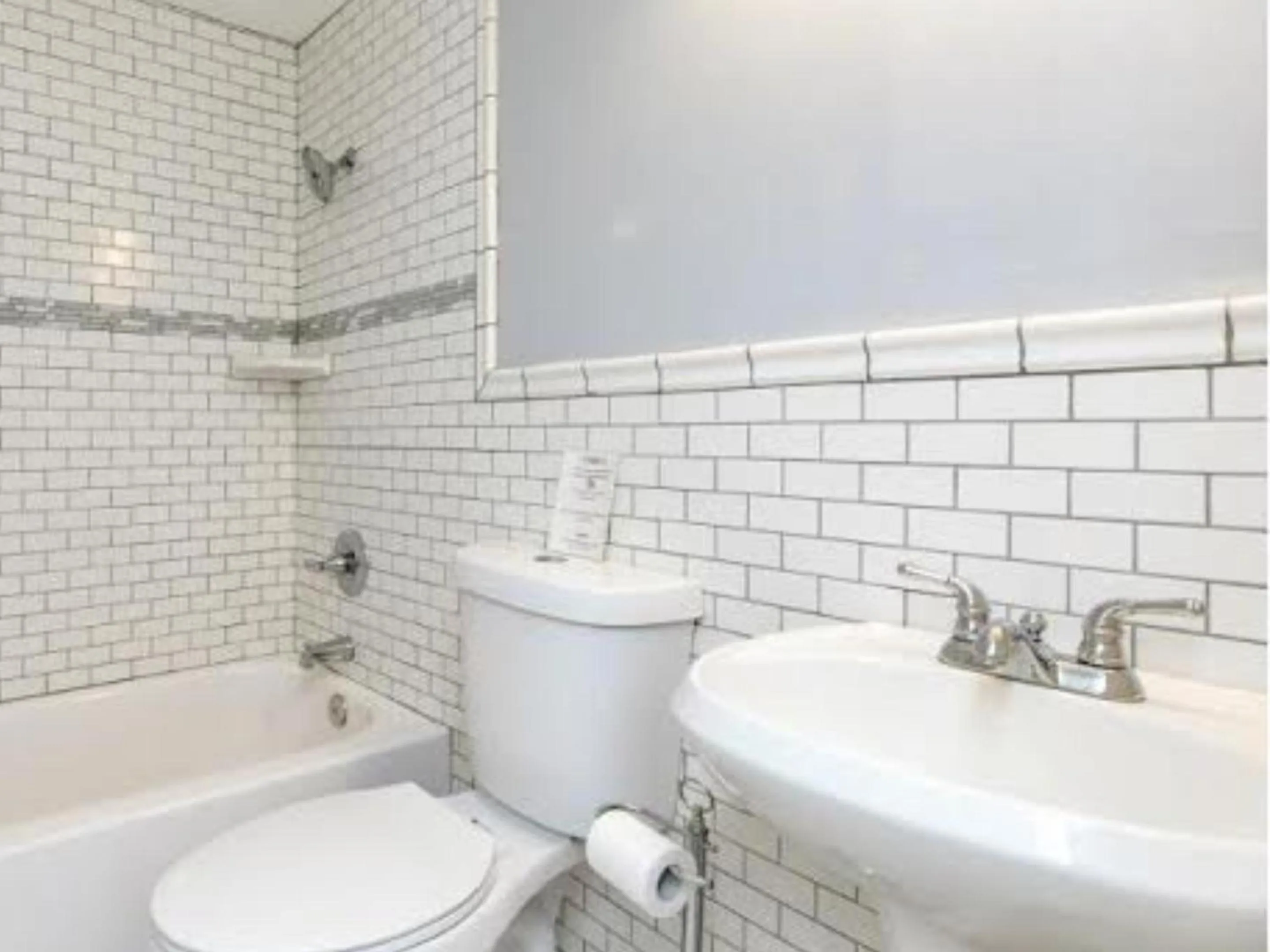 Property building in Cape Cod Cottage