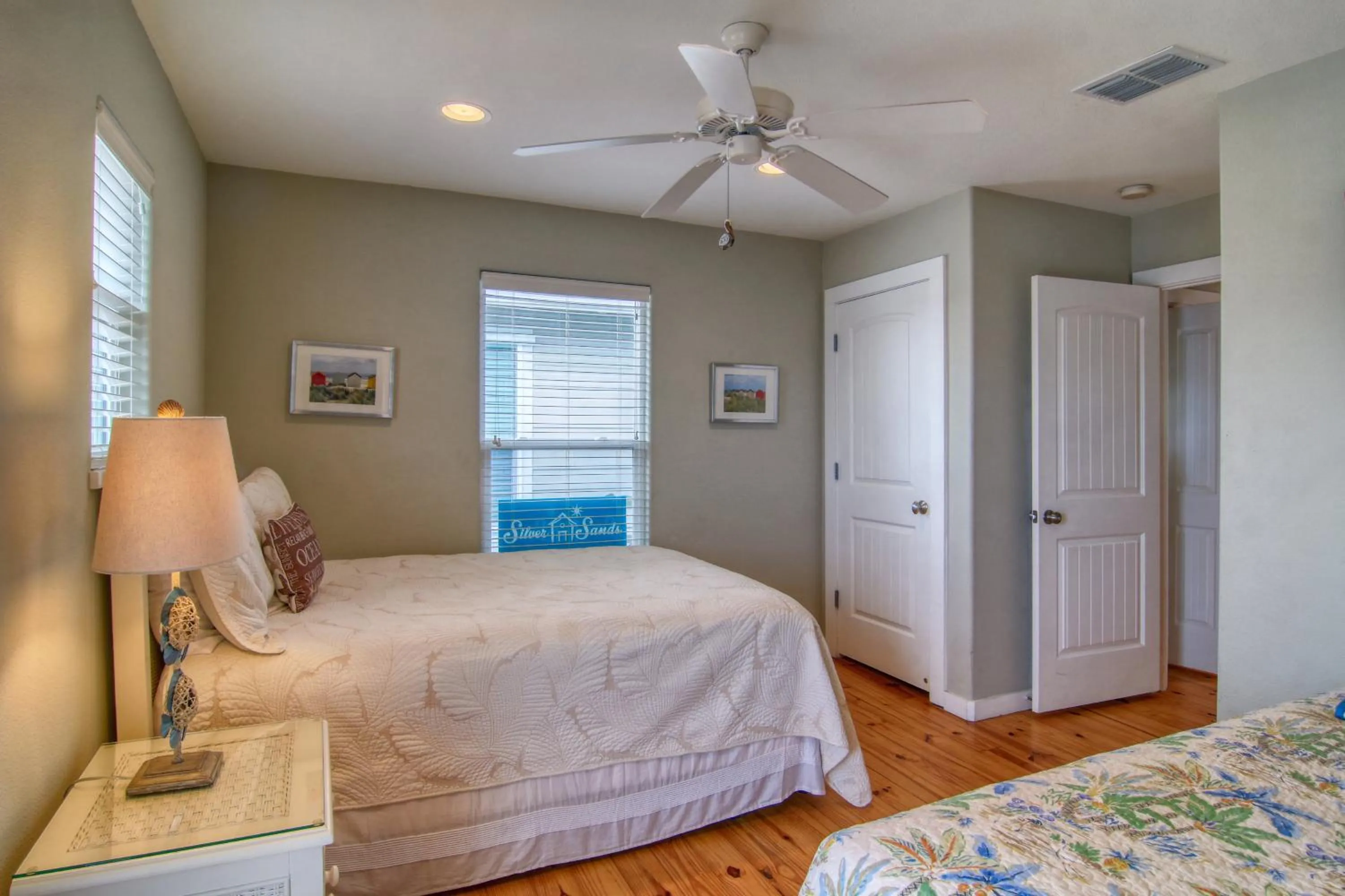 Property building, Bed in The Ohana Hut