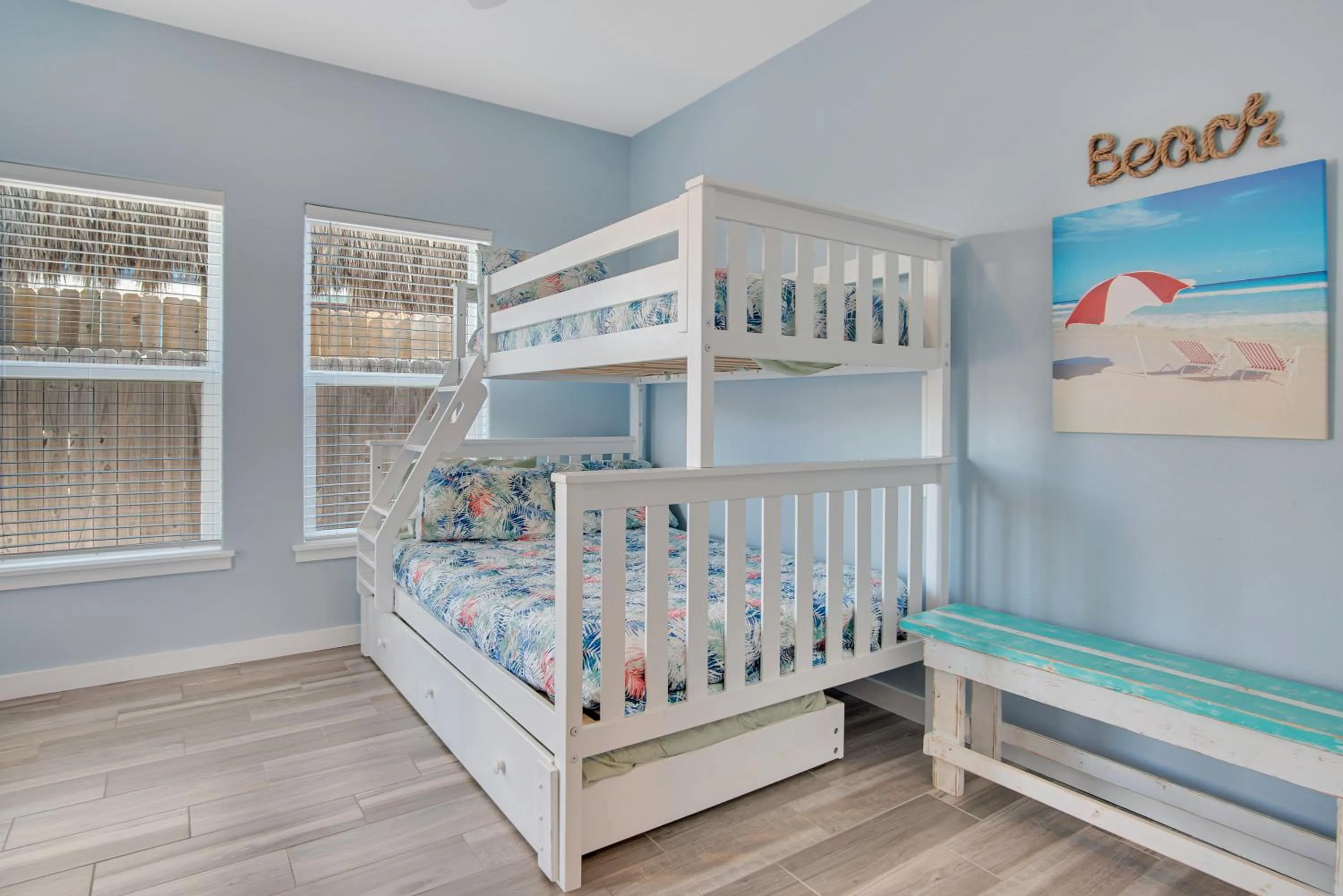 Property building, Bed in Fin And Tonic