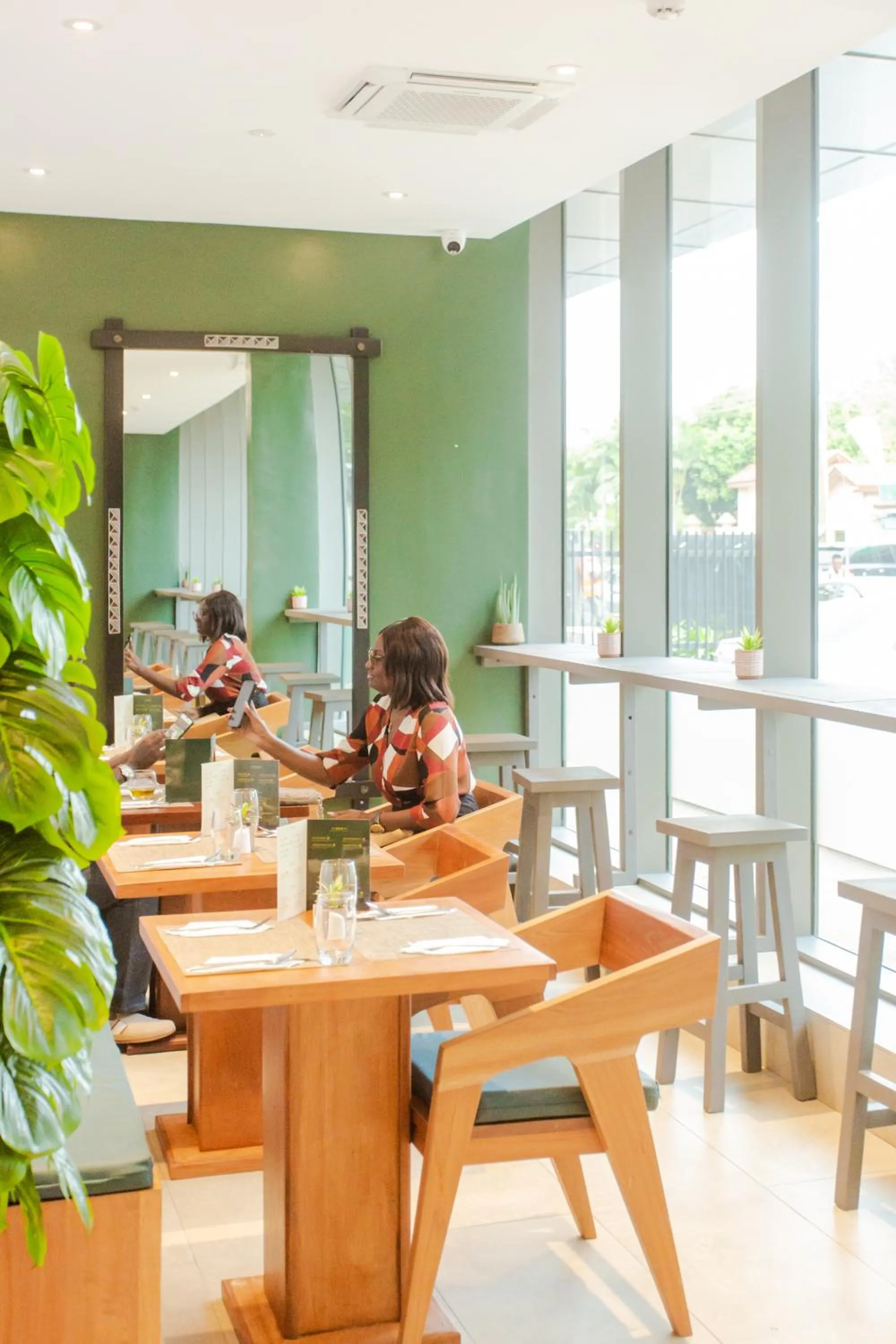 Restaurant/places to eat in Accra Luxury Apartments @ The Lennox