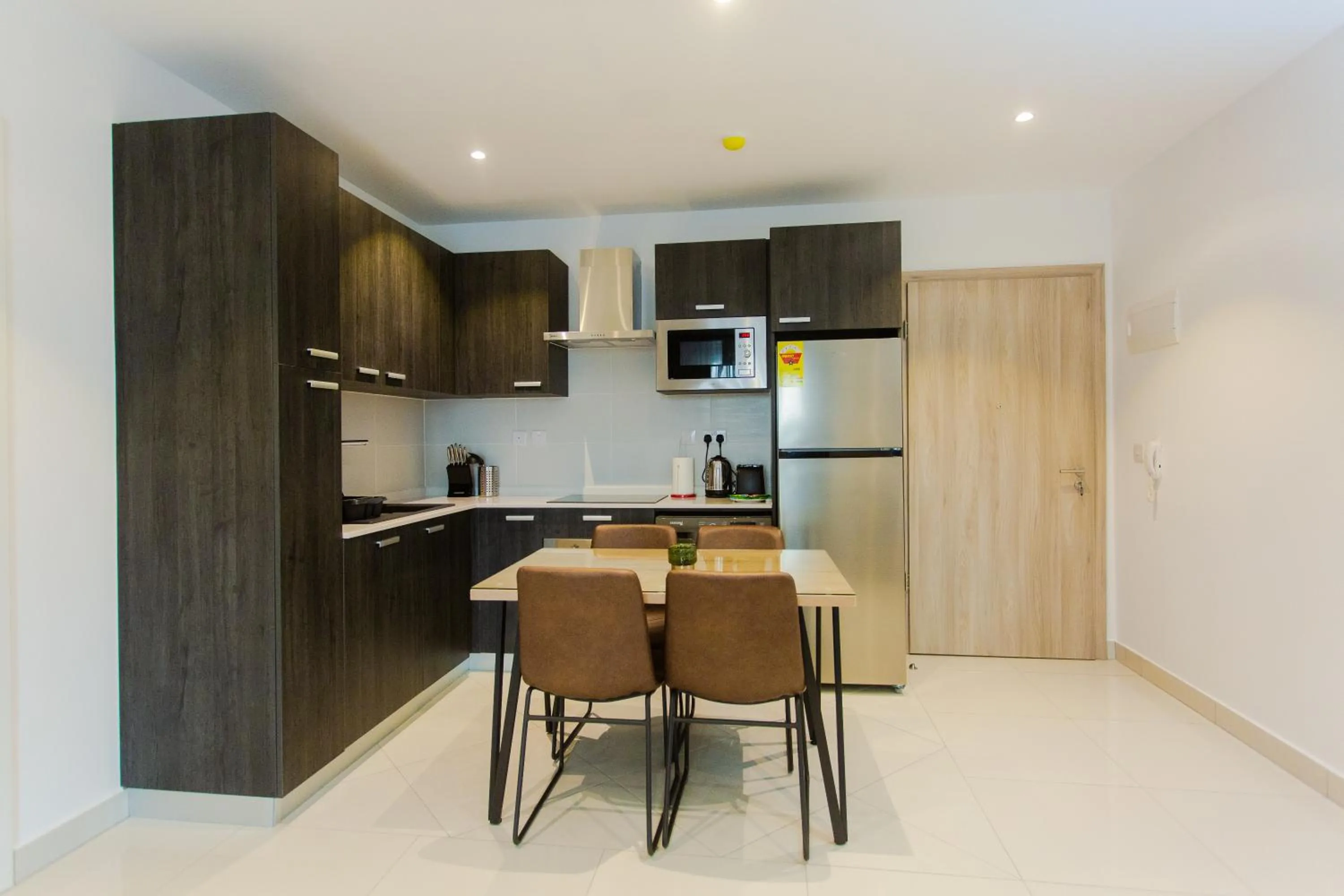 Kitchen or kitchenette in Accra Luxury Apartments @ The Lennox