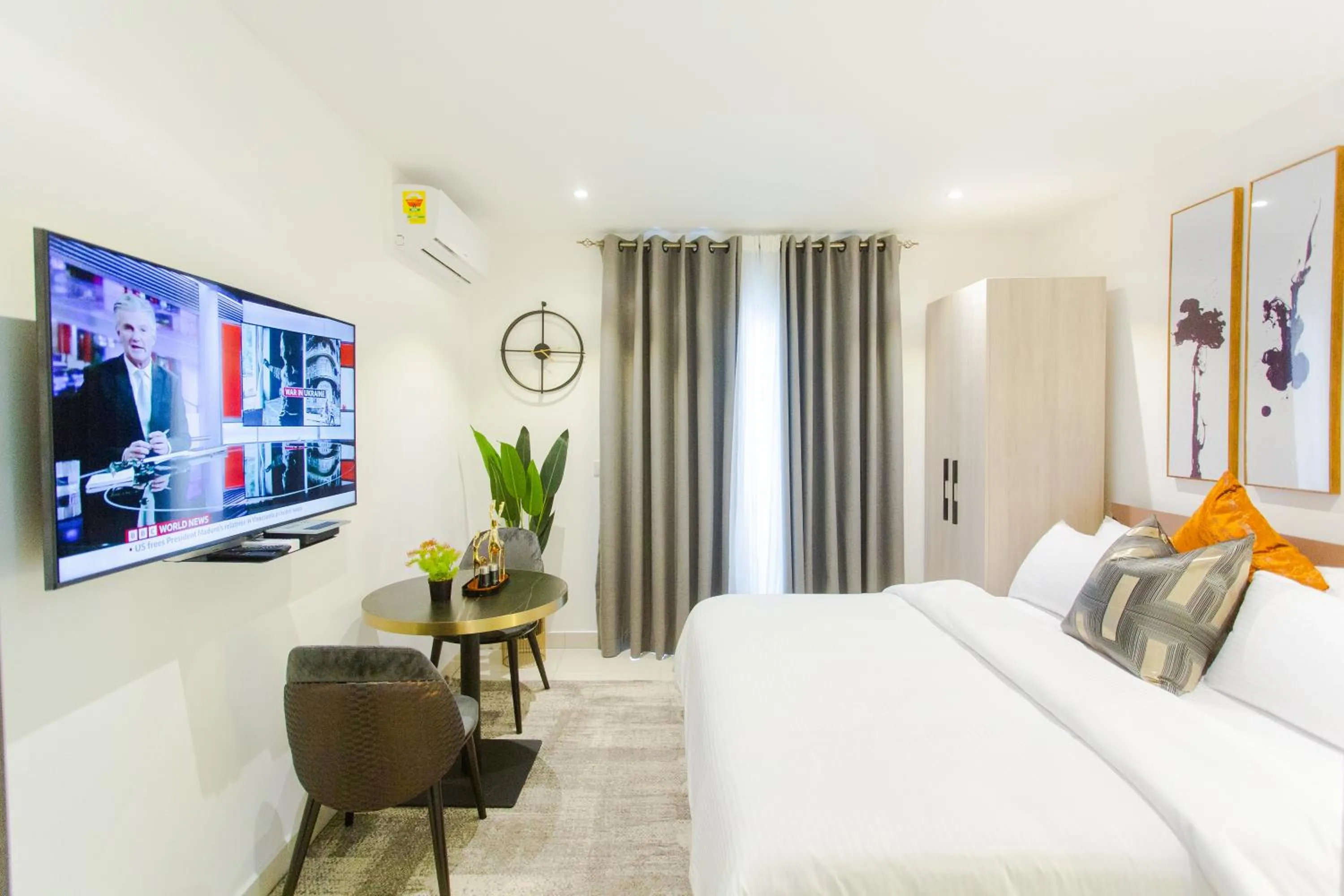 TV and multimedia, Bed in Accra Luxury Apartments @ The Lennox