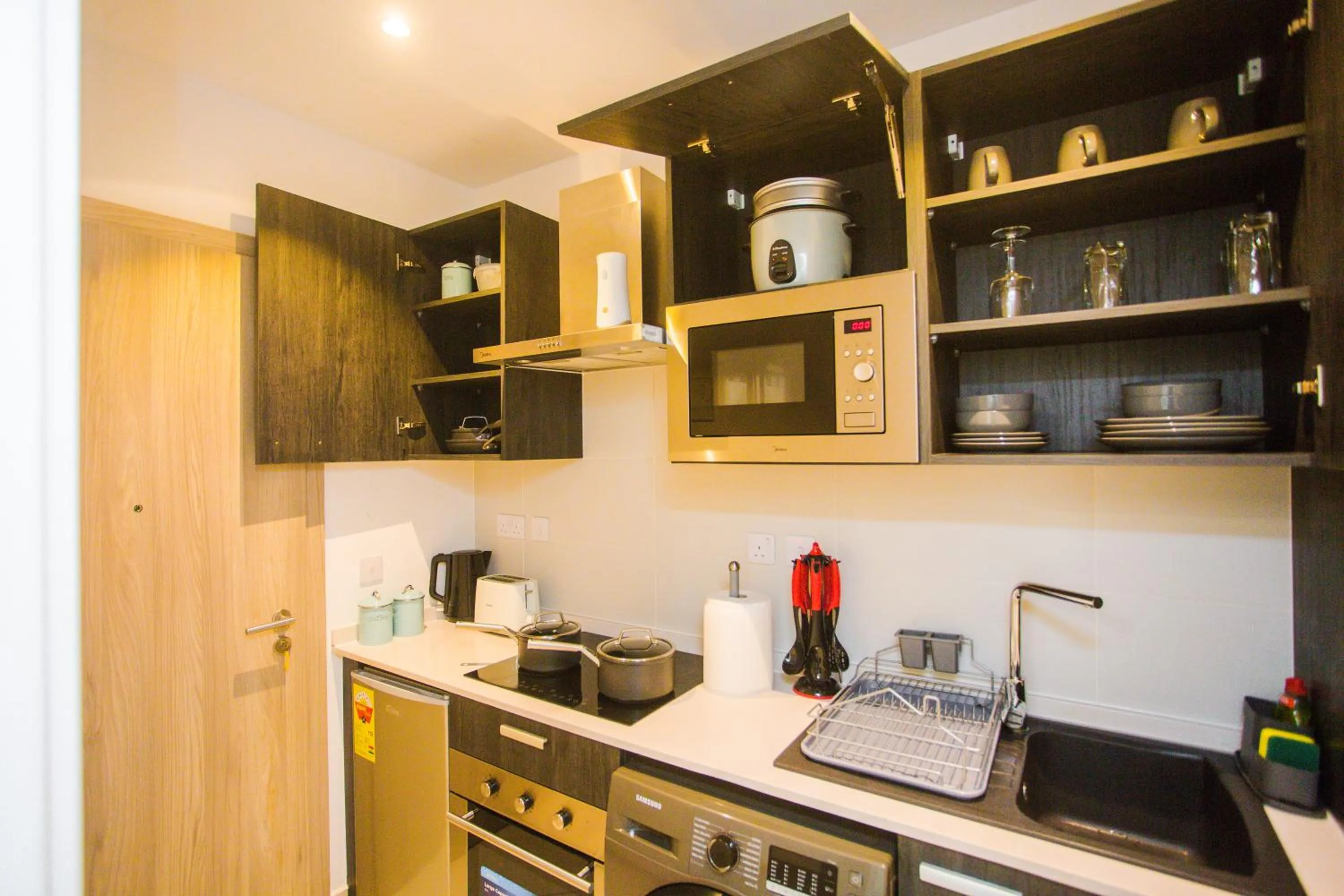 Kitchen or kitchenette in Accra Luxury Apartments @ The Lennox