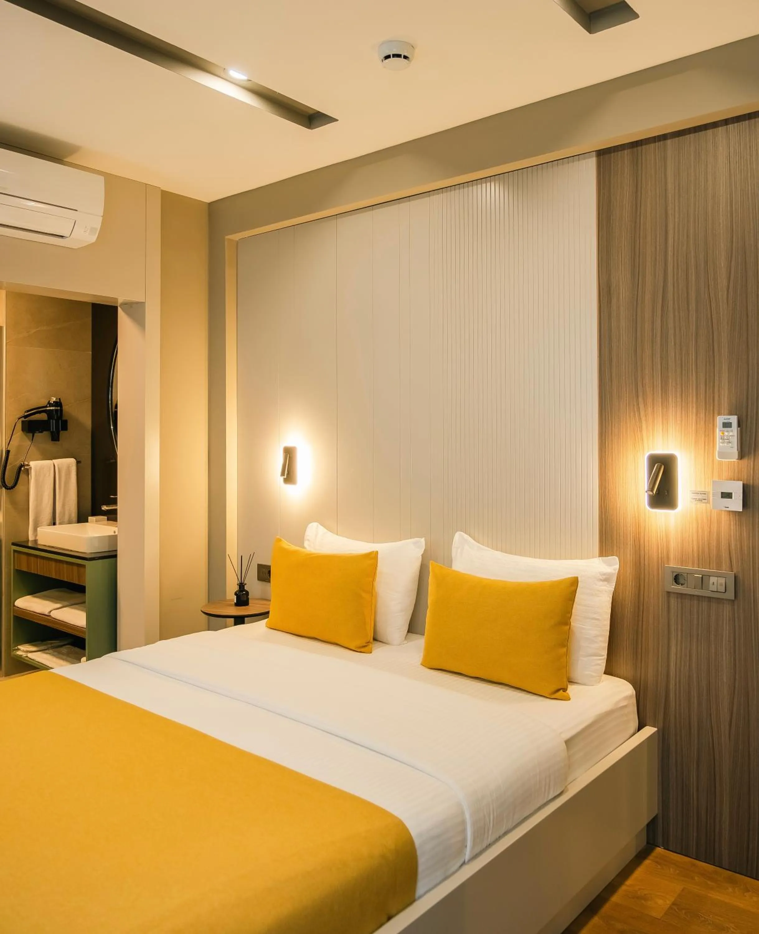 Photo of the whole room, Bed in Vesta Rooms