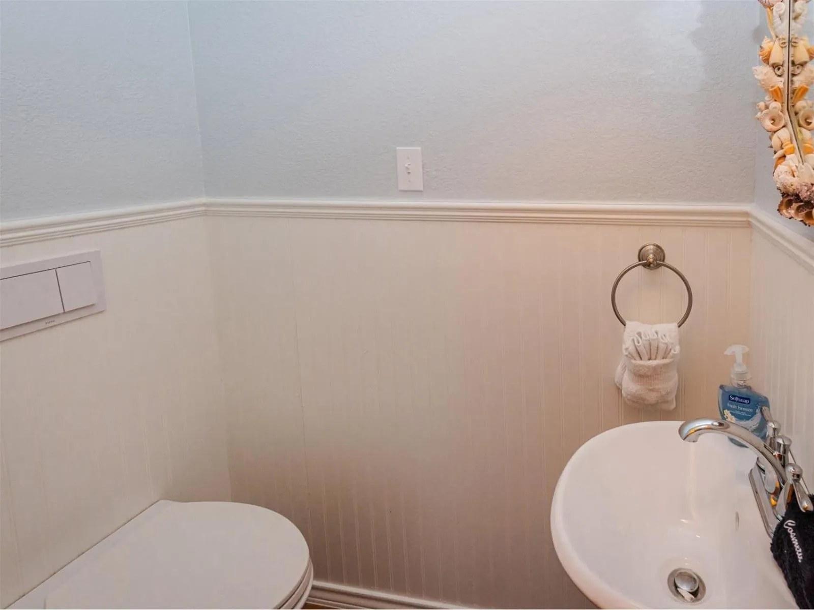 Property building in Bay Cottage