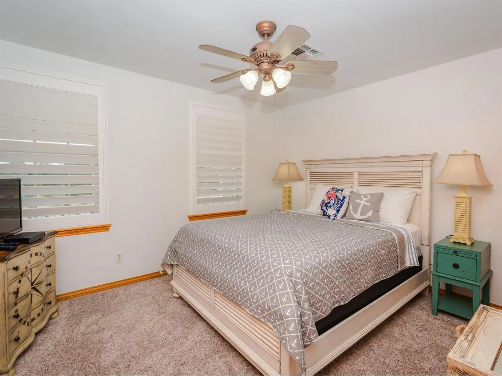 Property building, Bed in Bay Cottage