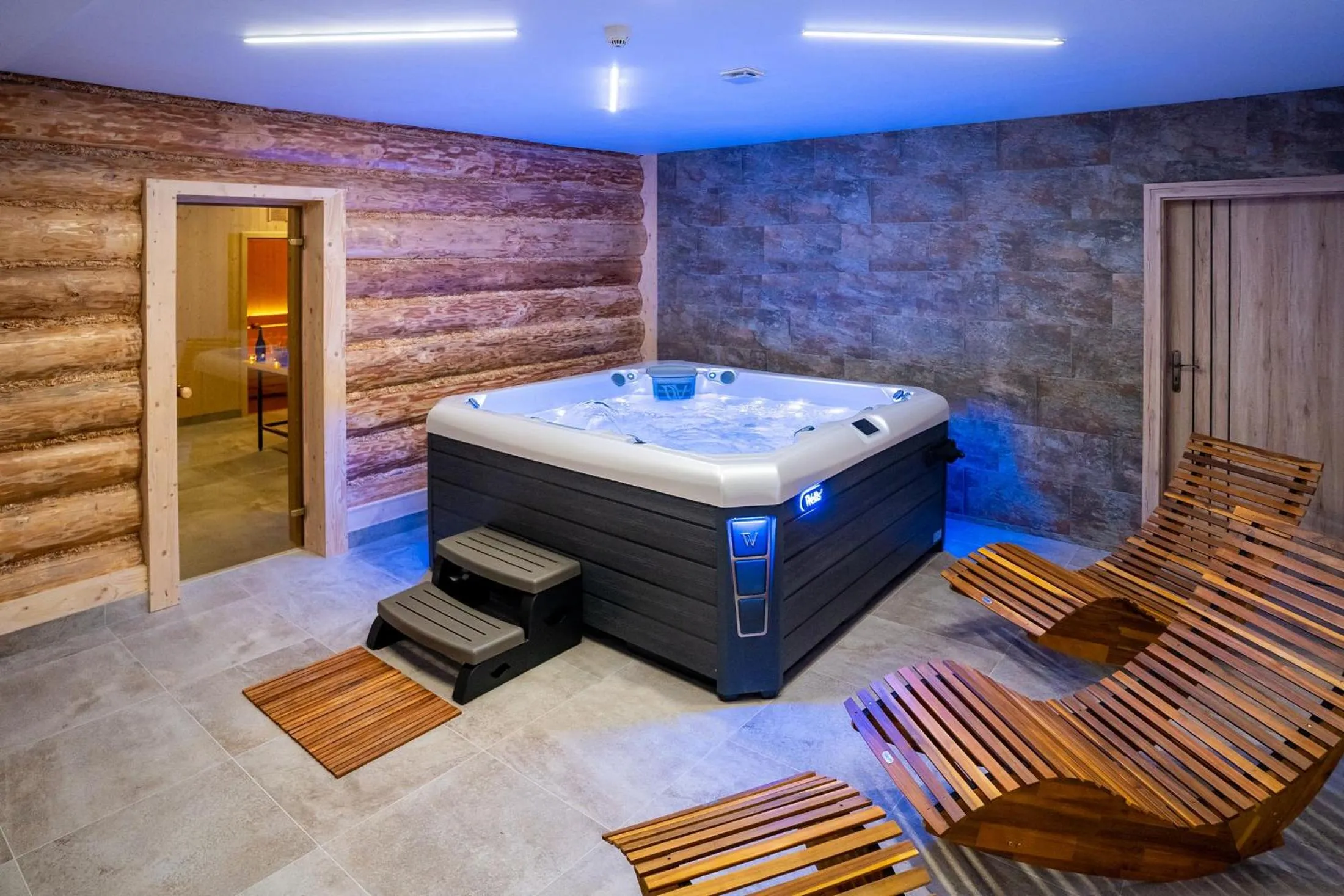 Hot Tub in Rezort pri jazere Podbanské