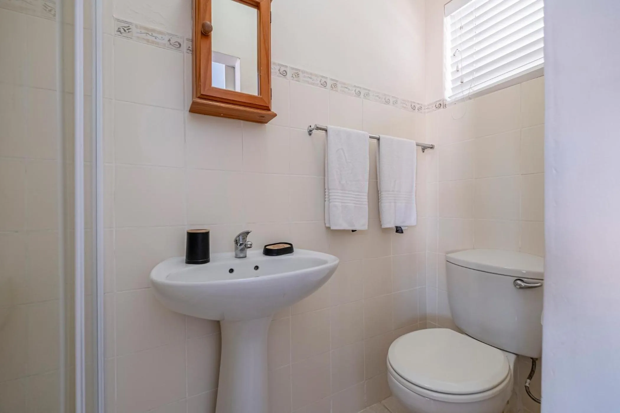 Toilet in 5 Third Avenue Guesthouse