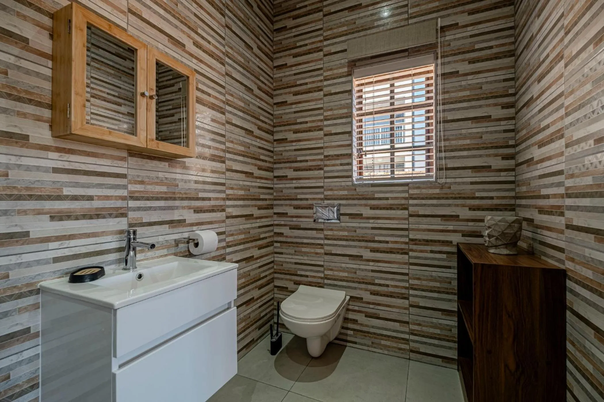 Toilet in 5 Third Avenue Guesthouse