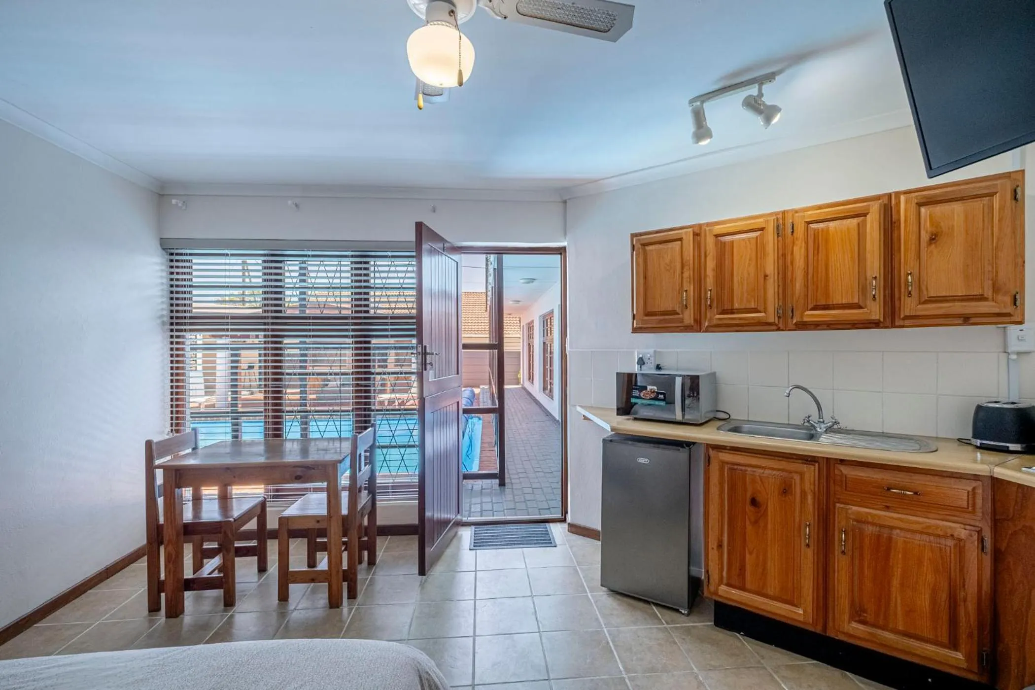 Kitchen or kitchenette in 5 Third Avenue Guesthouse