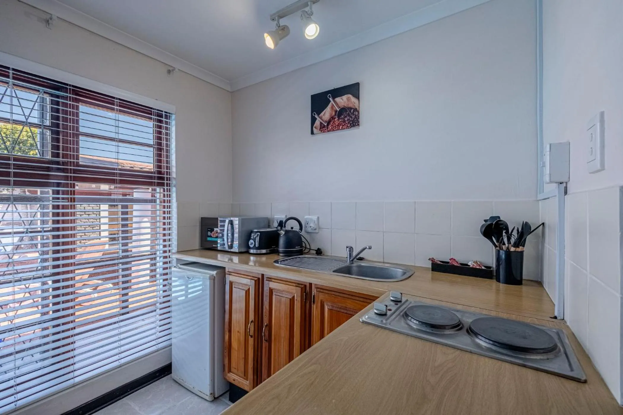 Kitchen or kitchenette in 5 Third Avenue Guesthouse