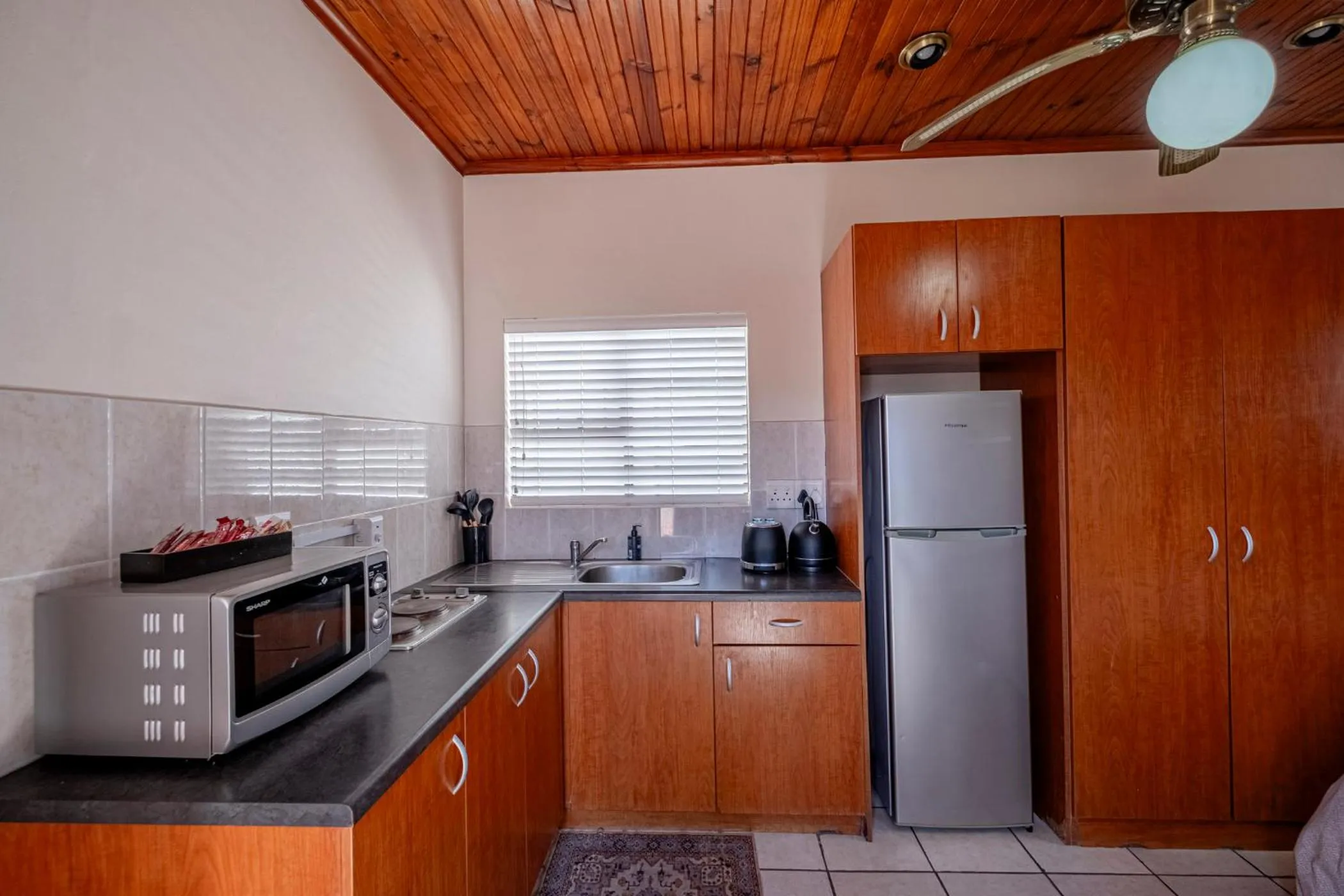 Kitchen or kitchenette in 5 Third Avenue Guesthouse