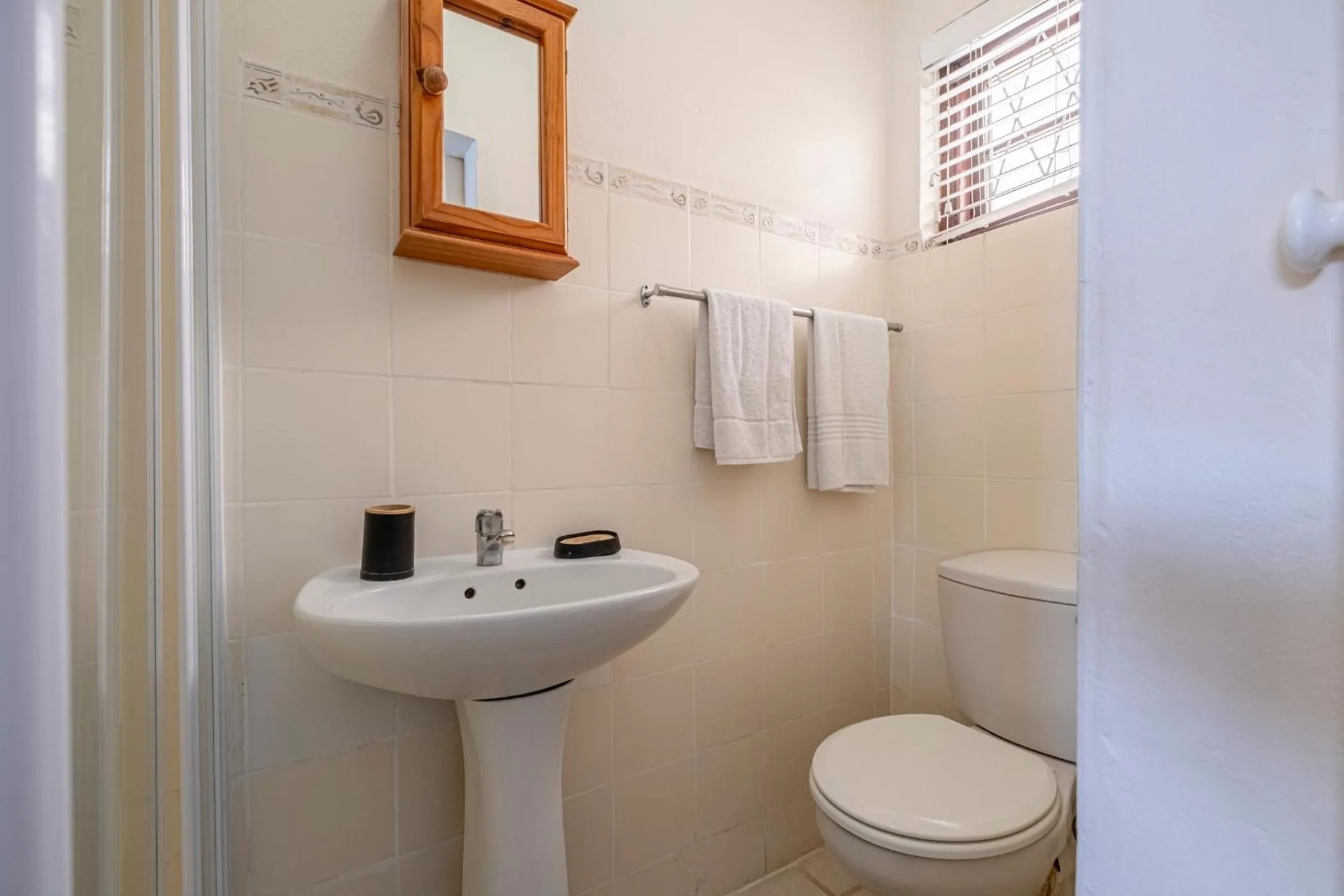 Toilet in 5 Third Avenue Guesthouse