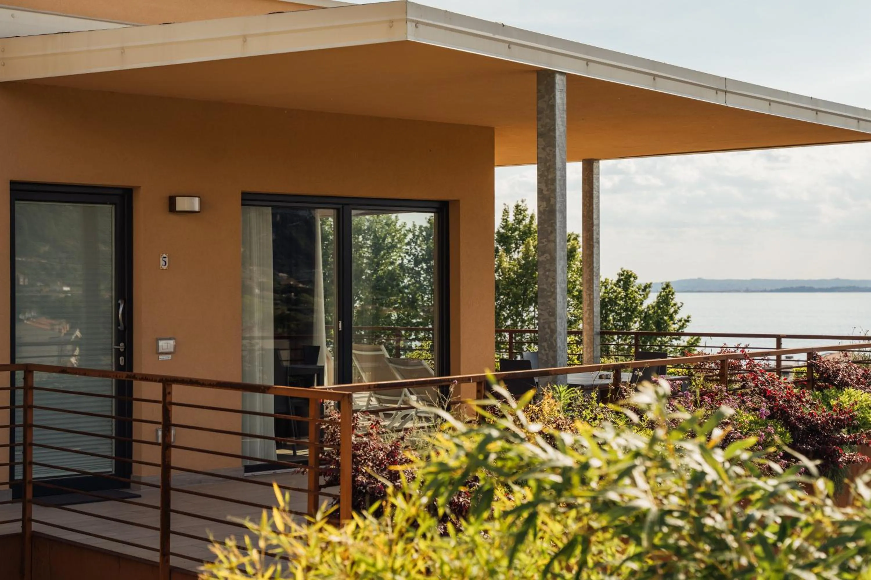 Apartments Monsurei, Lake view