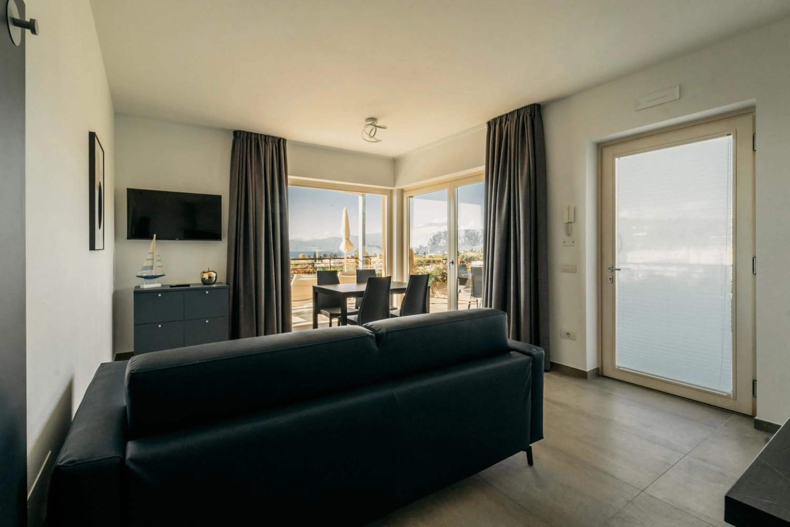 Apartments Monsurei, Lake view