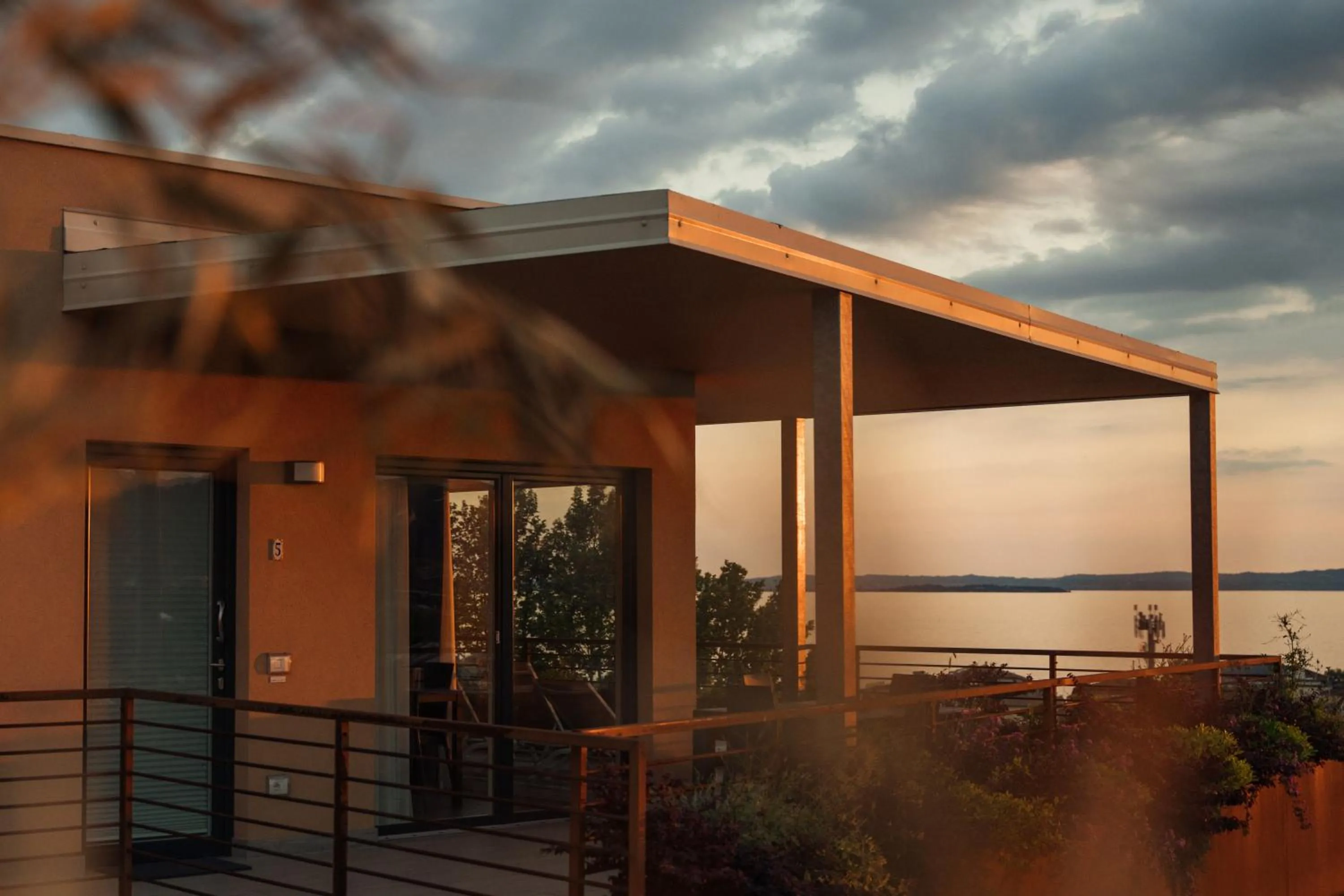 Apartments Monsurei, Lake view