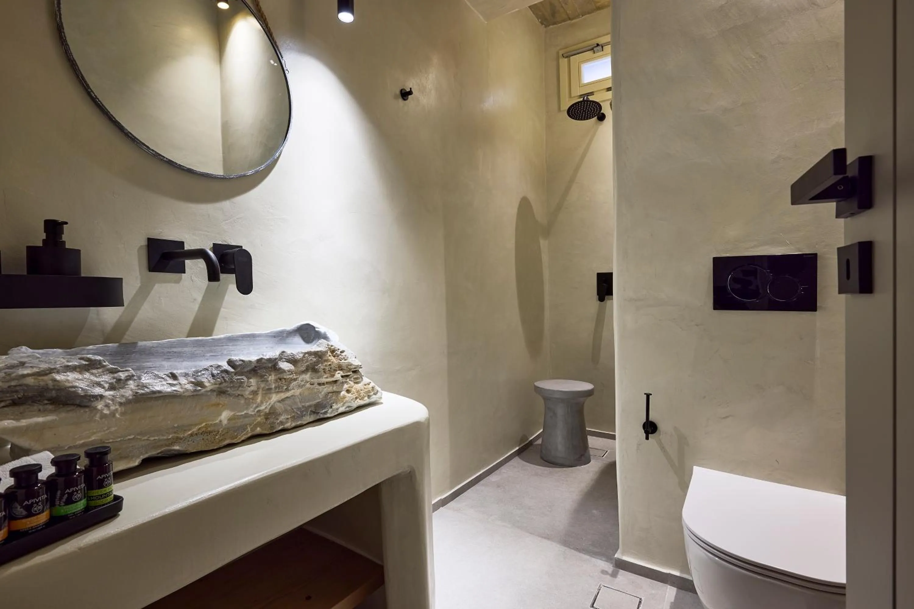 Shower in Apsila Pool Suites