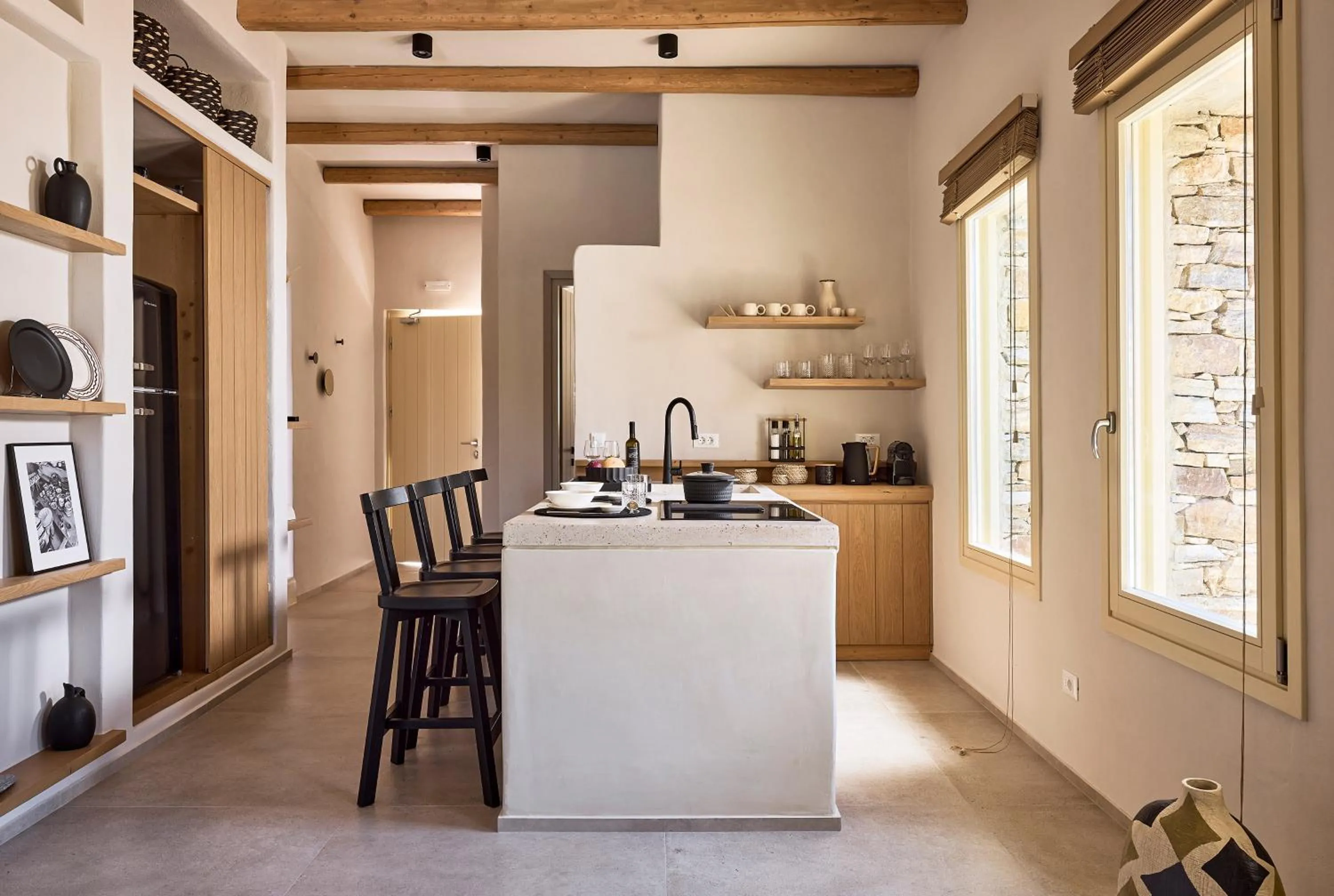 Kitchen or kitchenette in Apsila Pool Suites