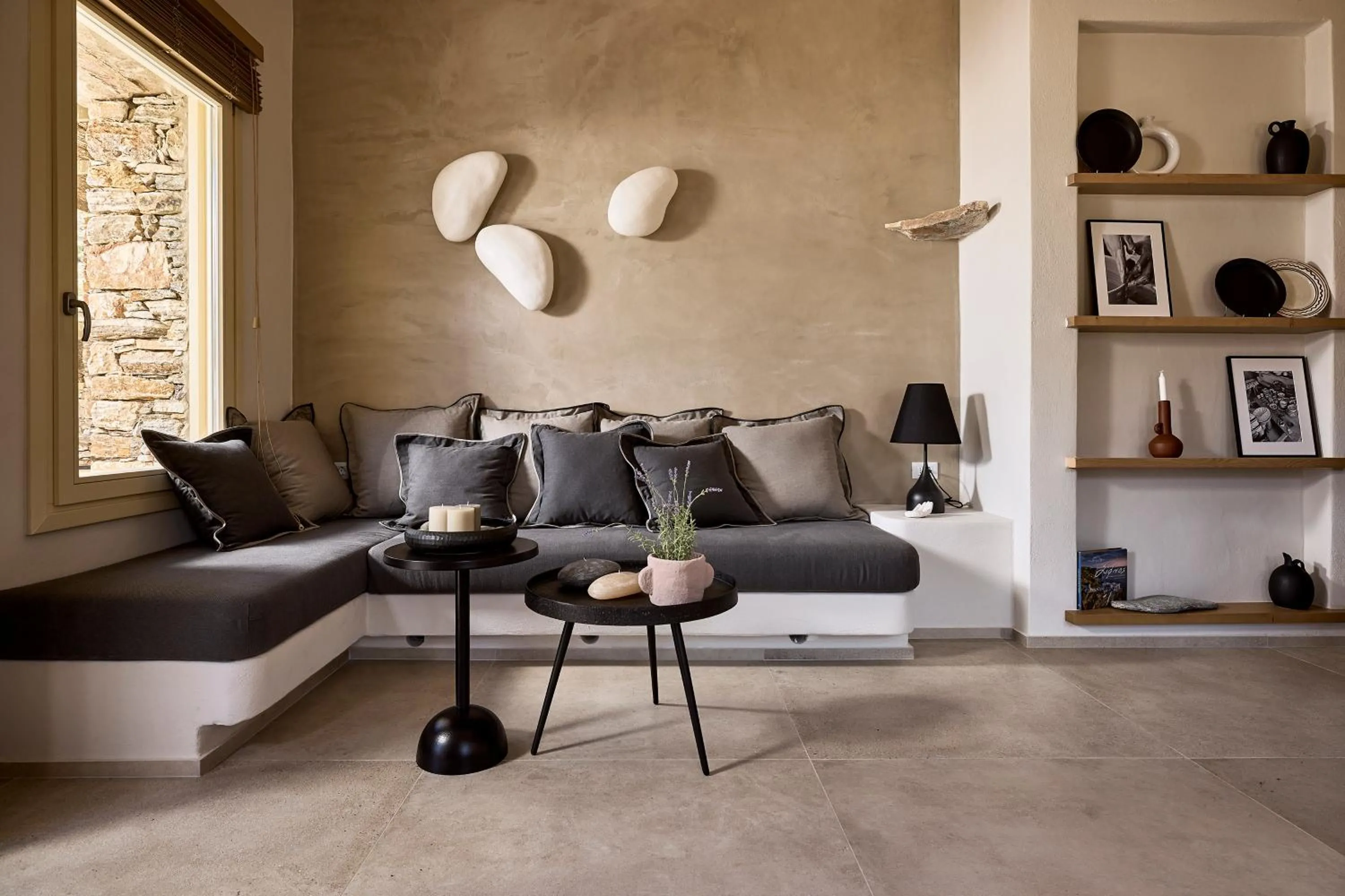 Seating area in Apsila Pool Suites