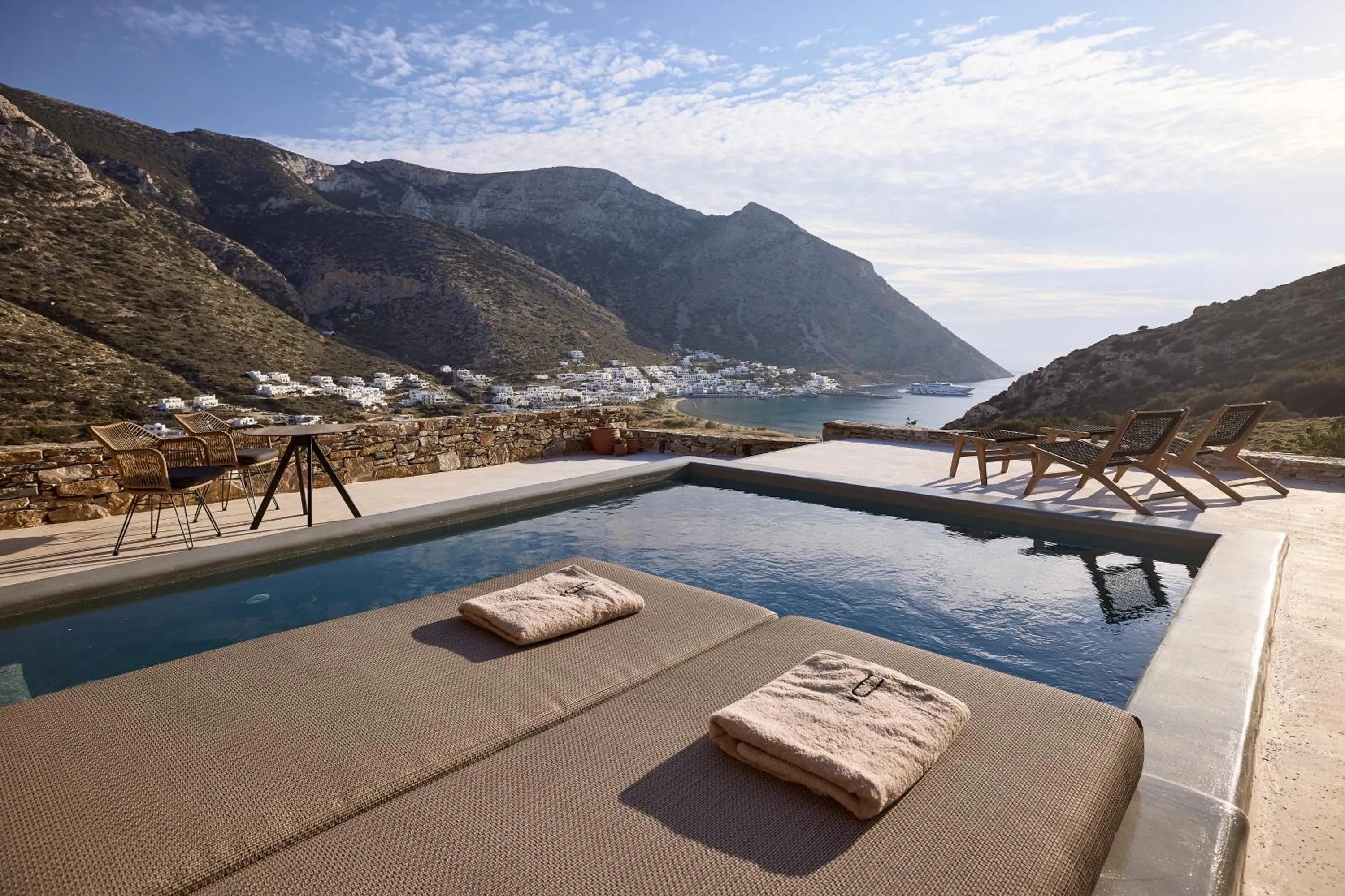 Pool view in Apsila Pool Suites