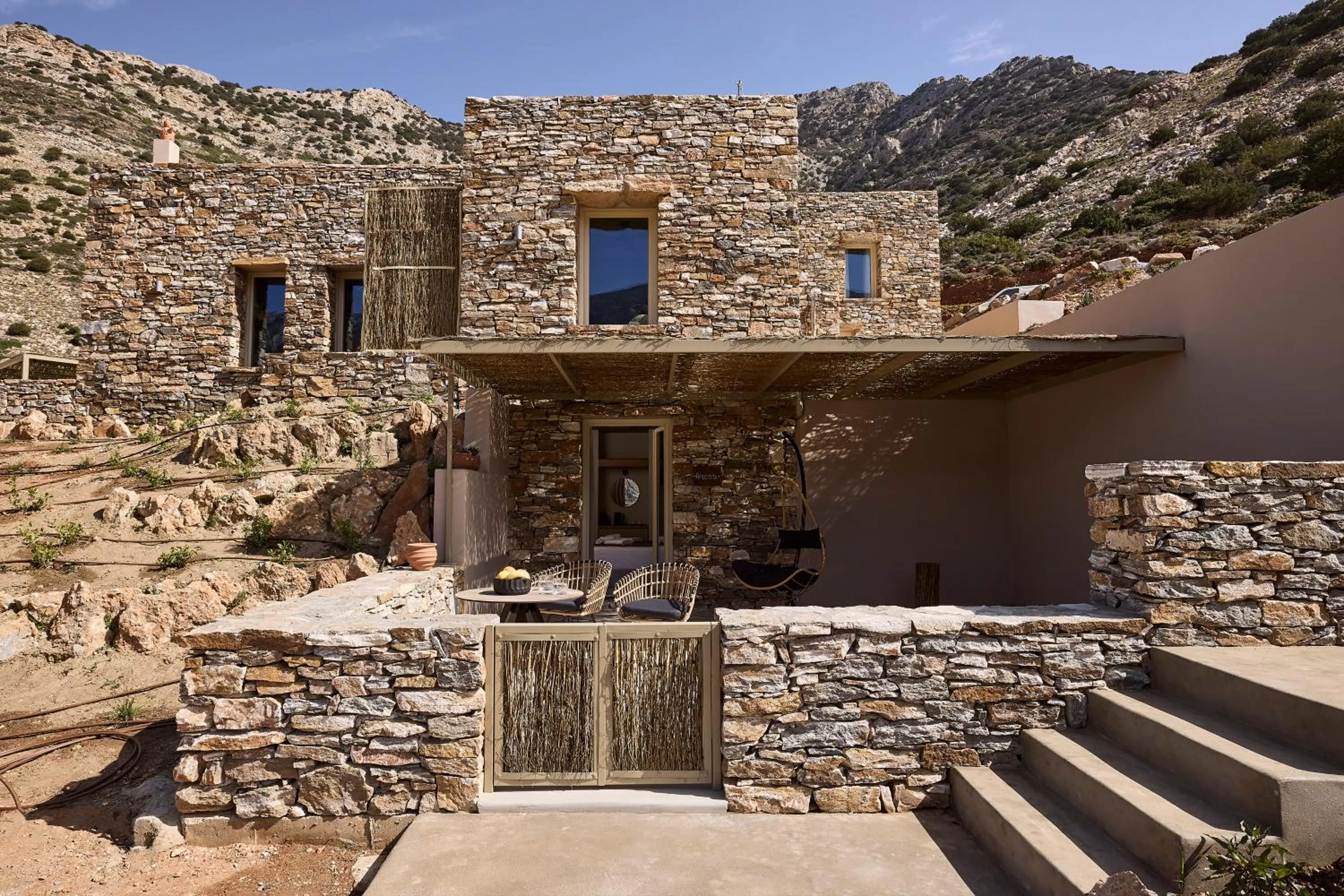 Property building in Apsila Pool Suites