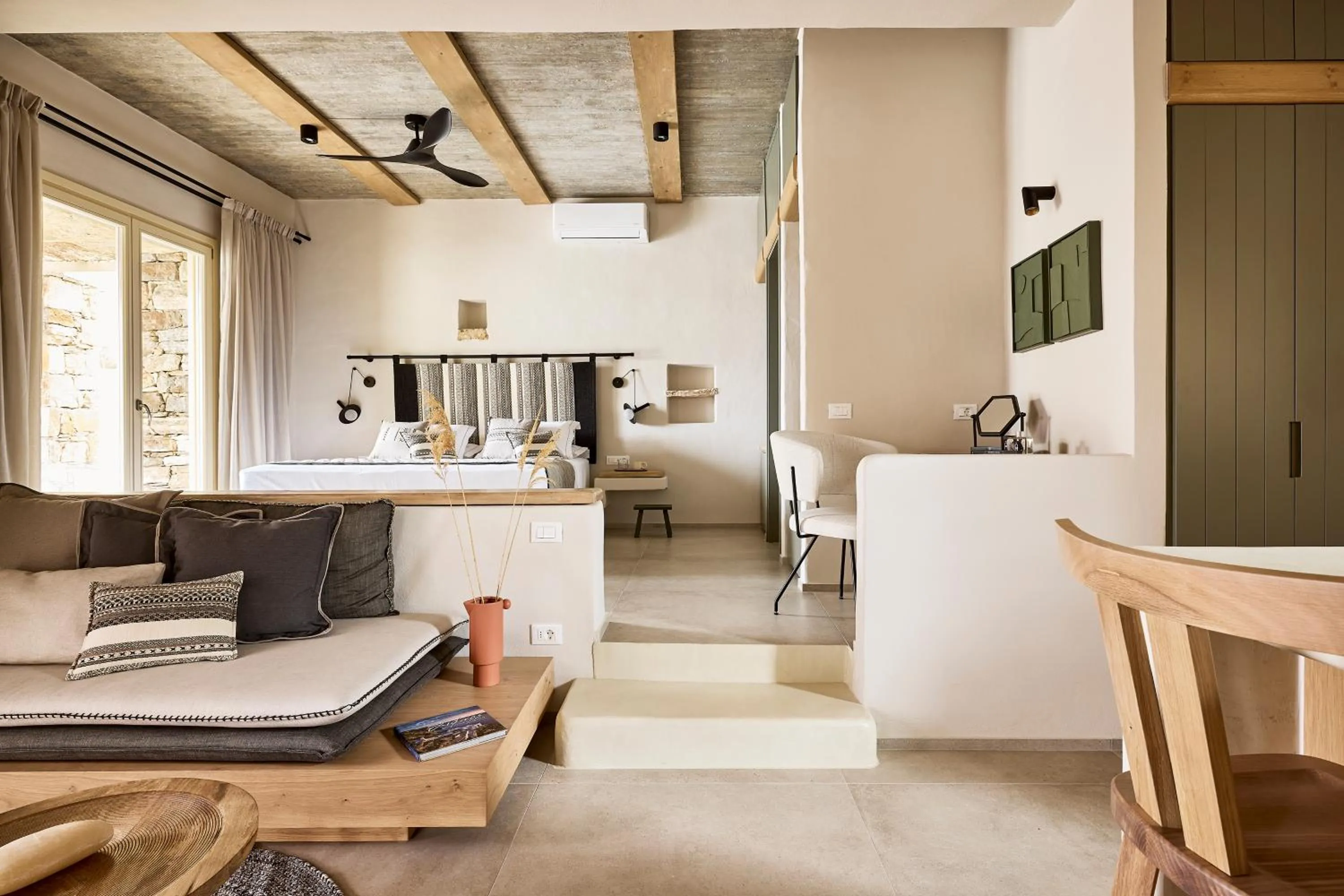 Photo of the whole room, Bed in Apsila Pool Suites