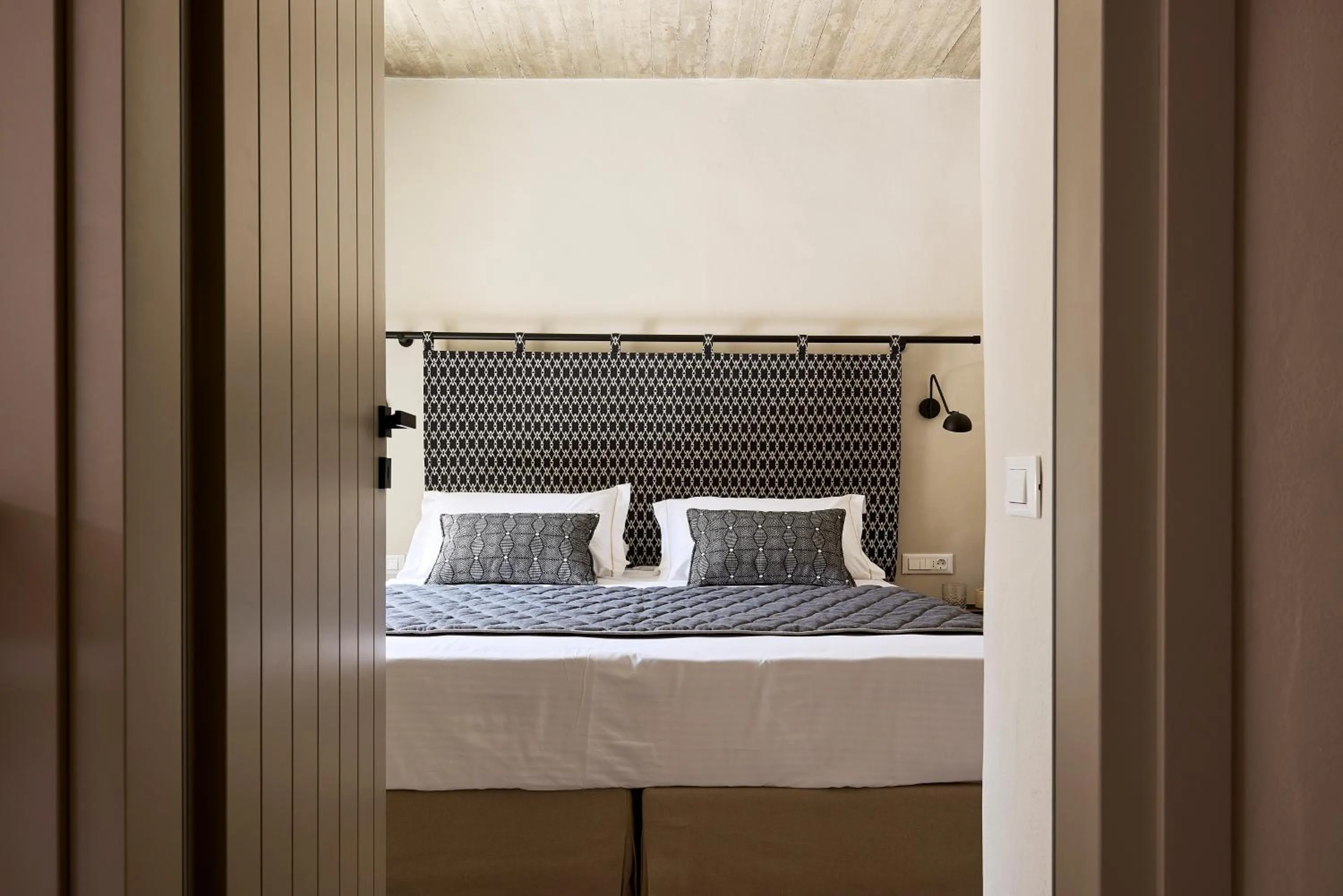 Bedroom, Bed in Apsila Pool Suites
