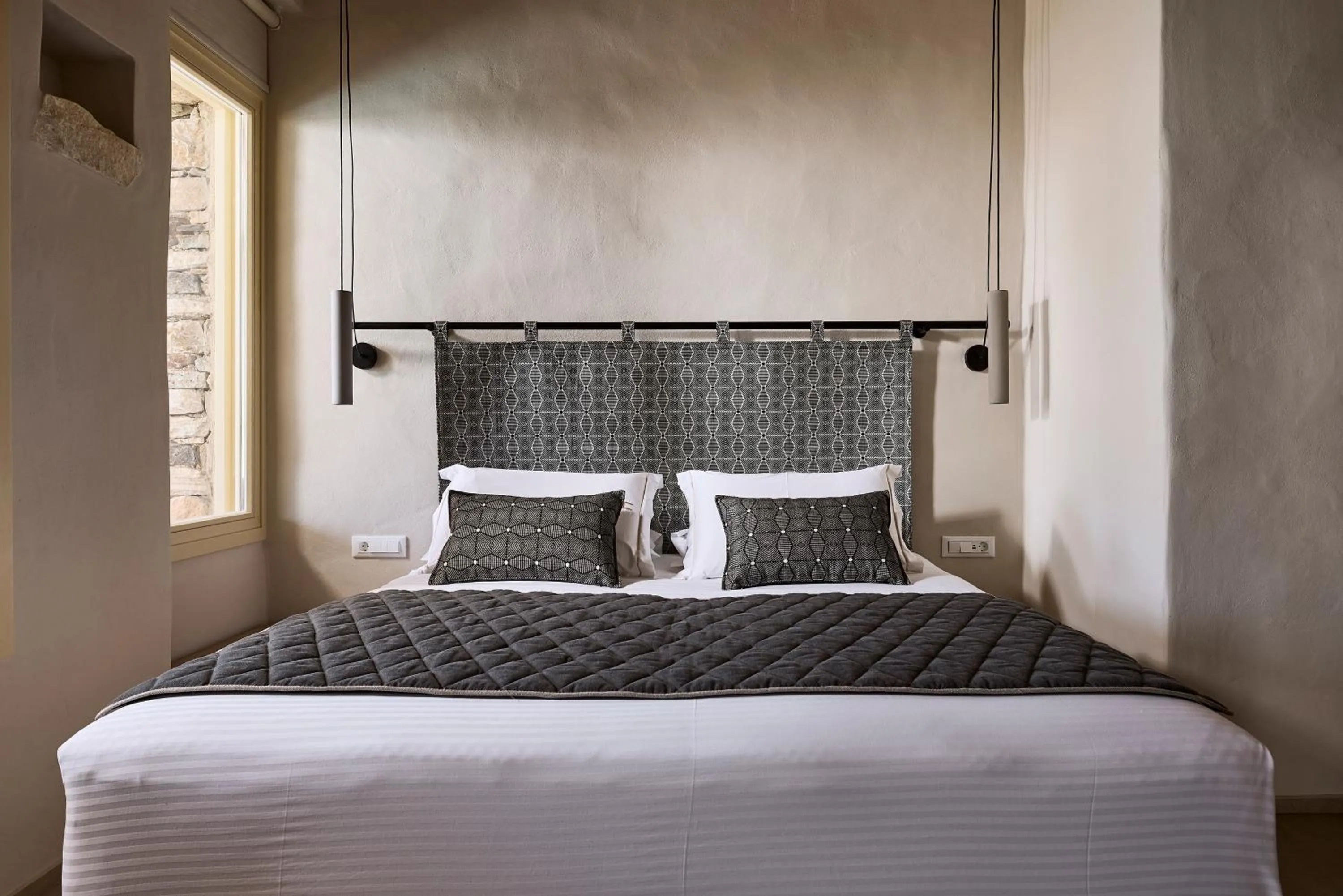 Bed in Apsila Pool Suites