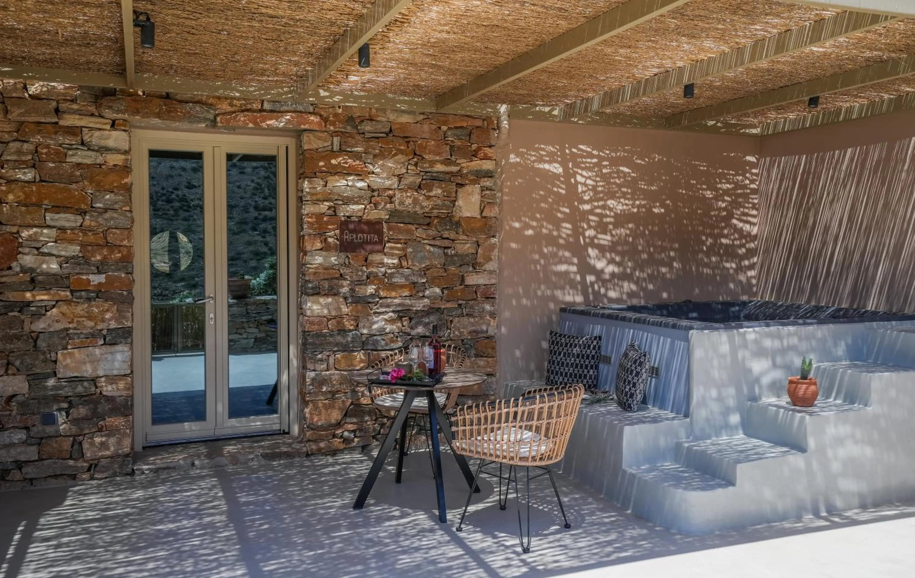 Balcony/Terrace in Apsila Pool Suites